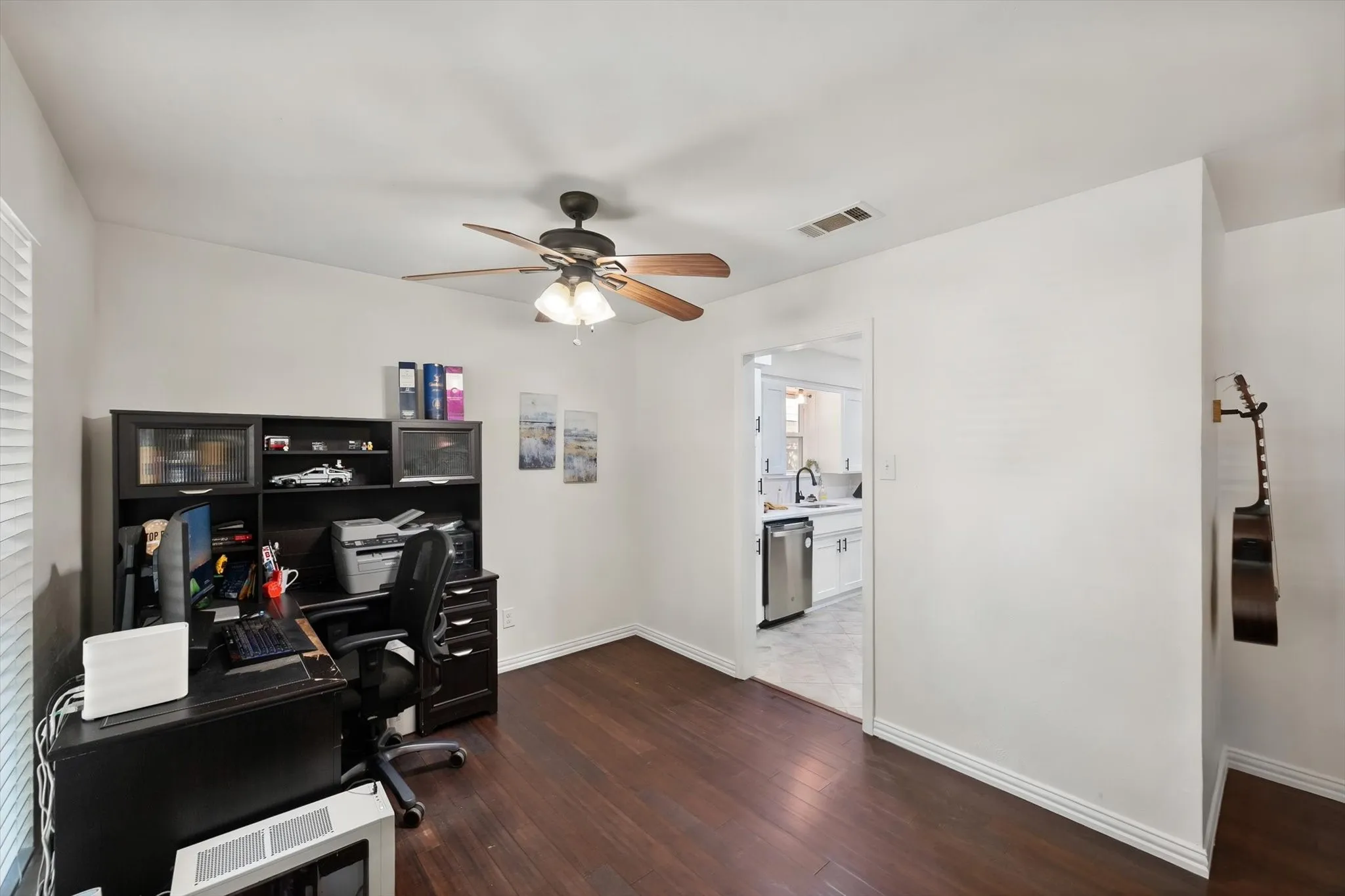 Single Family Residence For Sale in Tarrant County , 1012 Keith Drive, Hurst, Texas 76053, 4 Bedroom, 2 Bathroom, 2 Garage spaces, 1,998 Sqft, built in 1965, mls#21405688, Real Estate Agent in Hurst, Homes For Sale in Tarrant county, Homes For Sale in Hurst, Realtor in Hurst Texas, Real Estate Brokerage Independent Realty Texas, Luminita Cordes Realtor