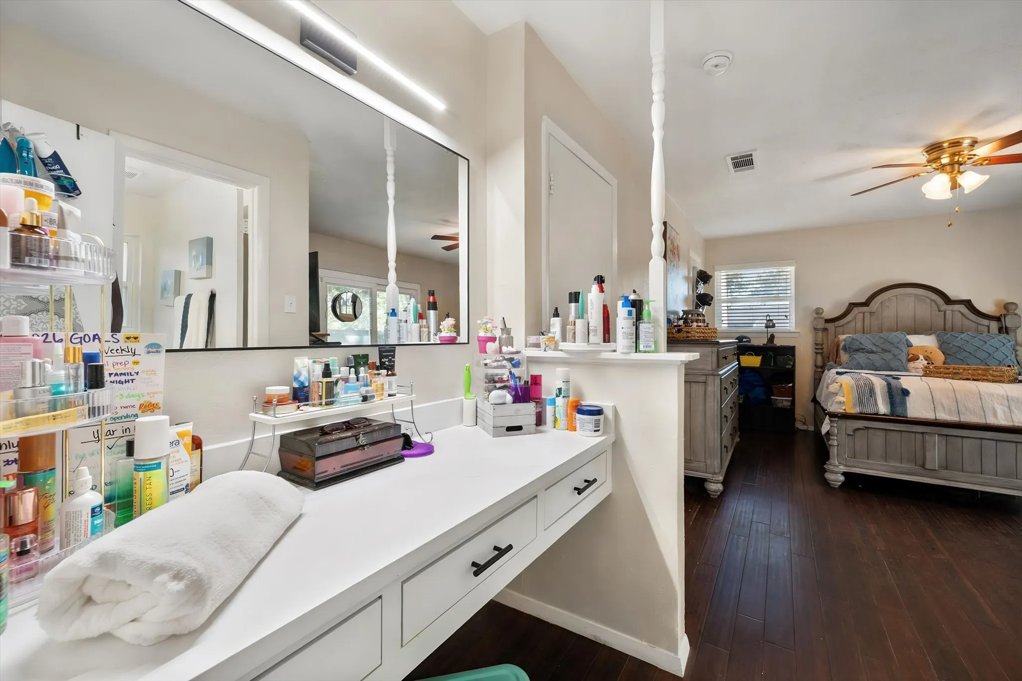 Single Family Residence For Sale in Tarrant County , 1012 Keith Drive, Hurst, Texas 76053, 4 Bedroom, 2 Bathroom, 2 Garage spaces, 1,998 Sqft, built in 1965, mls#21405688, Real Estate Agent in Hurst, Homes For Sale in Tarrant county, Homes For Sale in Hurst, Realtor in Hurst Texas, Real Estate Brokerage Independent Realty Texas, Luminita Cordes Realtor