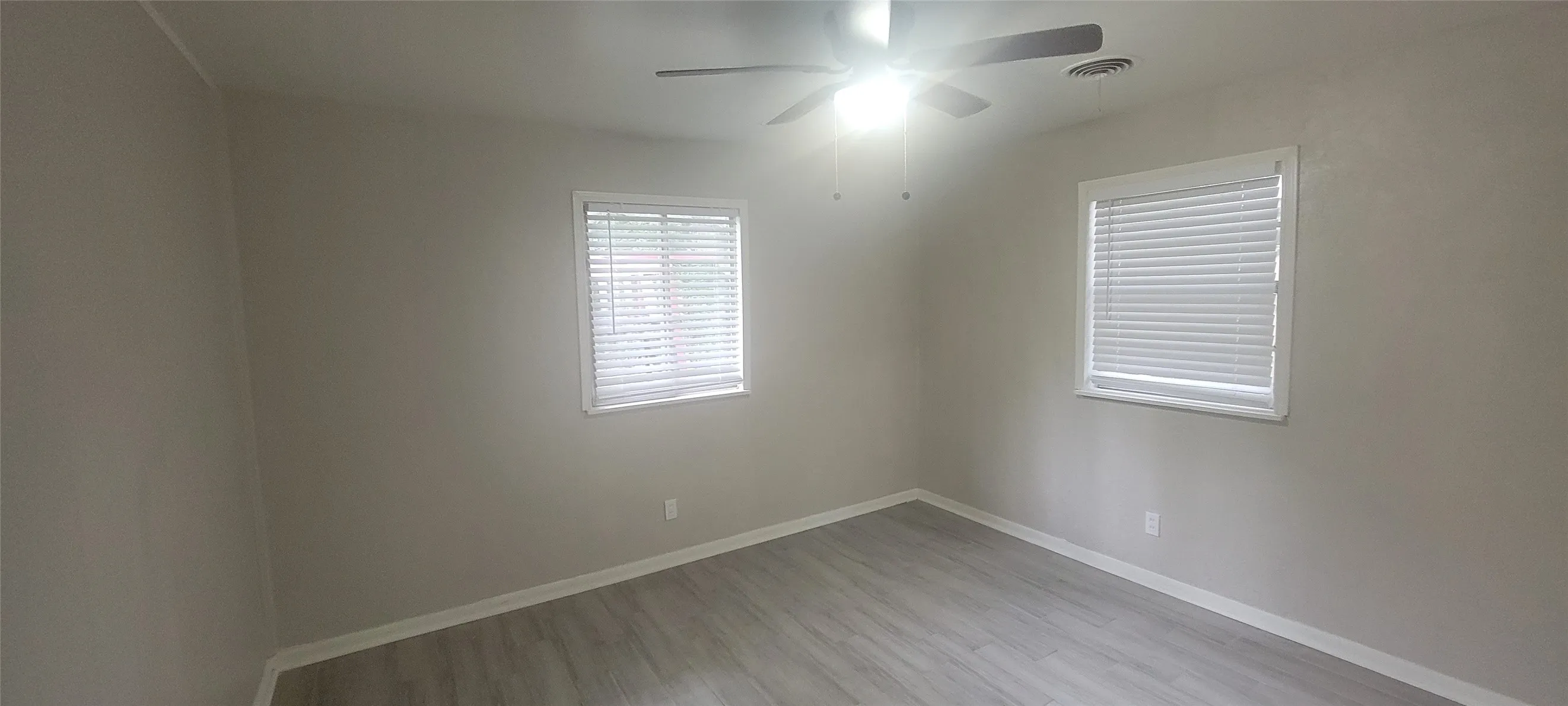 Single Family Residence For Rent in Johnson County , 716 N Cummings Drive, Alvarado, Texas 76009, 3 Bedroom, 1 Bathroom, Garage spaces, 1,200 Sqft, built in 1985, mls#21405977, Real Estate Agent in Alvarado, Homes For Rent in Johnson county, Homes For Rent in Alvarado, Realtor in Alvarado Texas, Real Estate Brokerage Independent Realty Texas, Luminita Cordes Realtor