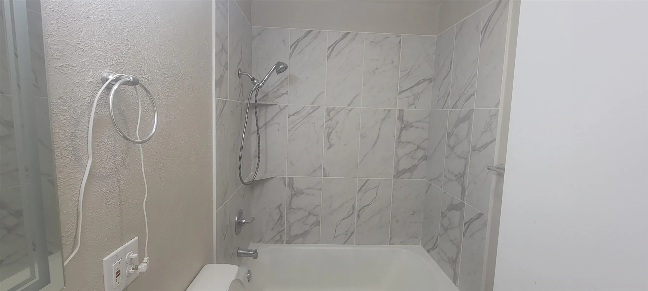 Single Family Residence For Rent in Johnson County , 716 N Cummings Drive, Alvarado, Texas 76009, 3 Bedroom, 1 Bathroom, Garage spaces, 1,200 Sqft, built in 1985, mls#21405977, Real Estate Agent in Alvarado, Homes For Rent in Johnson county, Homes For Rent in Alvarado, Realtor in Alvarado Texas, Real Estate Brokerage Independent Realty Texas, Luminita Cordes Realtor