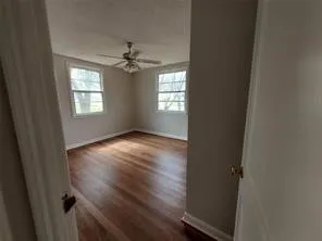 Single Family Residence For Rent in Tarrant County , 2505 Earl Lane, Fort Worth, Texas 76107, 2 Bedroom, 1 Bathroom, Garage spaces, 1,012 Sqft, built in 1946, mls#21405987, Real Estate Agent in Fort Worth, Homes For Rent in Tarrant county, Homes For Rent in Fort Worth, Realtor in Fort Worth Texas, Real Estate Brokerage Independent Realty Texas, Luminita Cordes Realtor