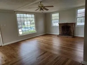 Single Family Residence For Rent in Tarrant County , 2505 Earl Lane, Fort Worth, Texas 76107, 2 Bedroom, 1 Bathroom, Garage spaces, 1,012 Sqft, built in 1946, mls#21405987, Real Estate Agent in Fort Worth, Homes For Rent in Tarrant county, Homes For Rent in Fort Worth, Realtor in Fort Worth Texas, Real Estate Brokerage Independent Realty Texas, Luminita Cordes Realtor