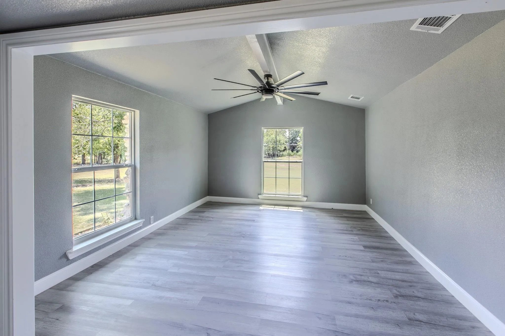 Single Family Residence For Rent in Mc Lennan County , 768 Elmwood Drive, Woodway, Texas 76712, 4 Bedroom, 3 Bathroom, Garage spaces, 2,920 Sqft, built in 1963, mls#21405993, Real Estate Agent in Woodway, Homes For Rent in Mc Lennan county, Homes For Rent in Woodway, Realtor in Woodway Texas, Real Estate Brokerage Independent Realty Texas, Luminita Cordes Realtor