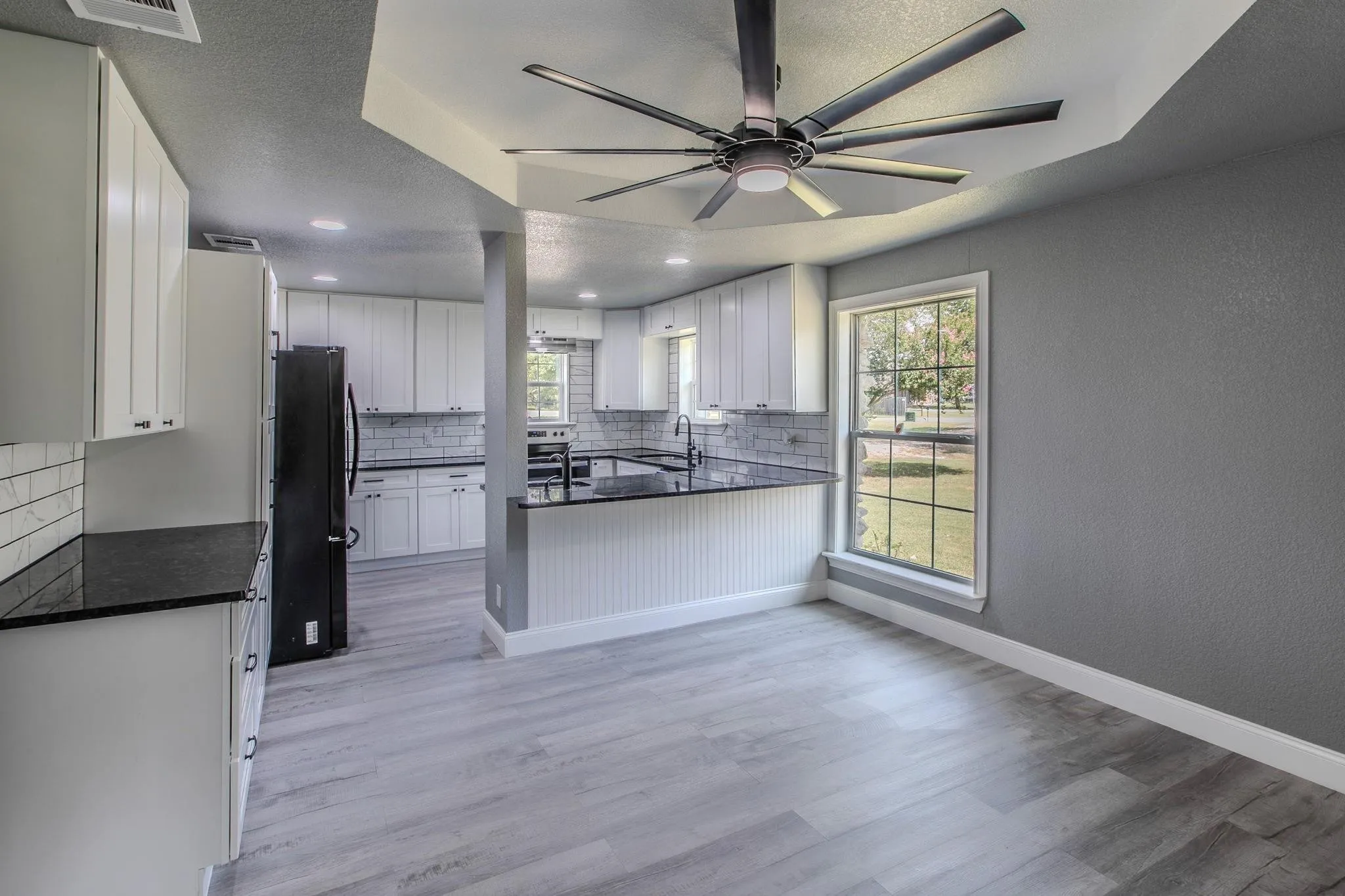 Single Family Residence For Rent in Mc Lennan County , 768 Elmwood Drive, Woodway, Texas 76712, 4 Bedroom, 3 Bathroom, Garage spaces, 2,920 Sqft, built in 1963, mls#21405993, Real Estate Agent in Woodway, Homes For Rent in Mc Lennan county, Homes For Rent in Woodway, Realtor in Woodway Texas, Real Estate Brokerage Independent Realty Texas, Luminita Cordes Realtor