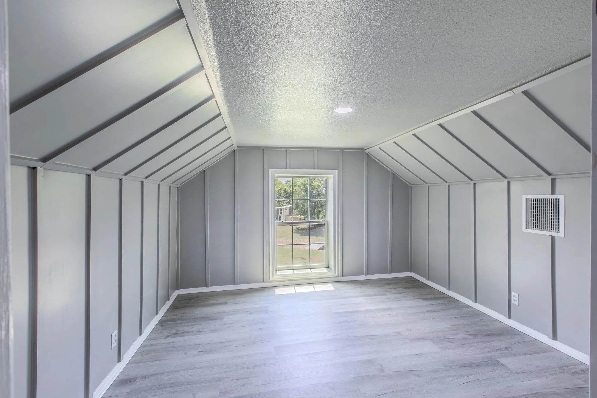 Single Family Residence For Rent in Mc Lennan County , 768 Elmwood Drive, Woodway, Texas 76712, 4 Bedroom, 3 Bathroom, Garage spaces, 2,920 Sqft, built in 1963, mls#21405993, Real Estate Agent in Woodway, Homes For Rent in Mc Lennan county, Homes For Rent in Woodway, Realtor in Woodway Texas, Real Estate Brokerage Independent Realty Texas, Luminita Cordes Realtor