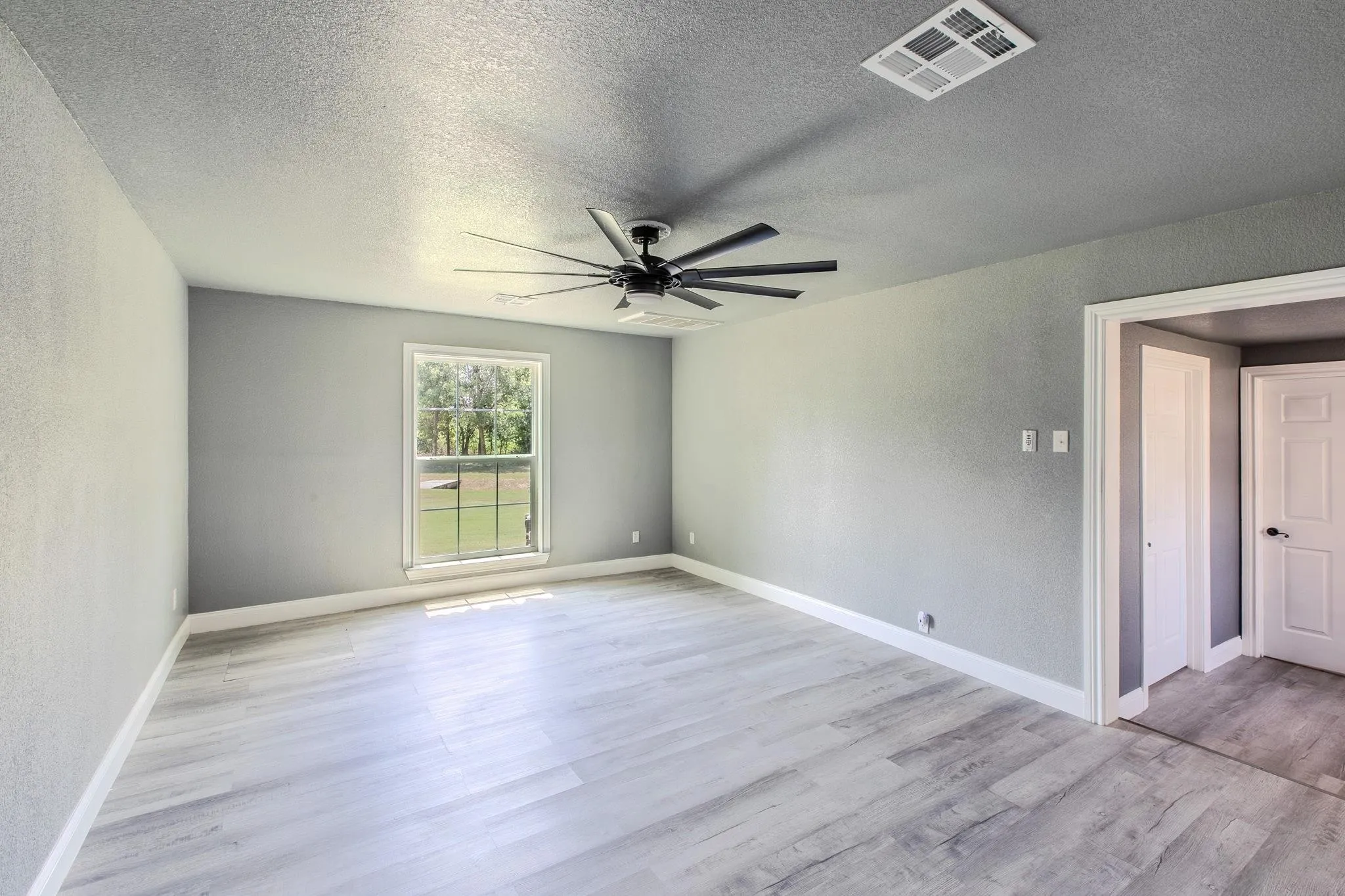 Single Family Residence For Rent in Mc Lennan County , 768 Elmwood Drive, Woodway, Texas 76712, 4 Bedroom, 3 Bathroom, Garage spaces, 2,920 Sqft, built in 1963, mls#21405993, Real Estate Agent in Woodway, Homes For Rent in Mc Lennan county, Homes For Rent in Woodway, Realtor in Woodway Texas, Real Estate Brokerage Independent Realty Texas, Luminita Cordes Realtor