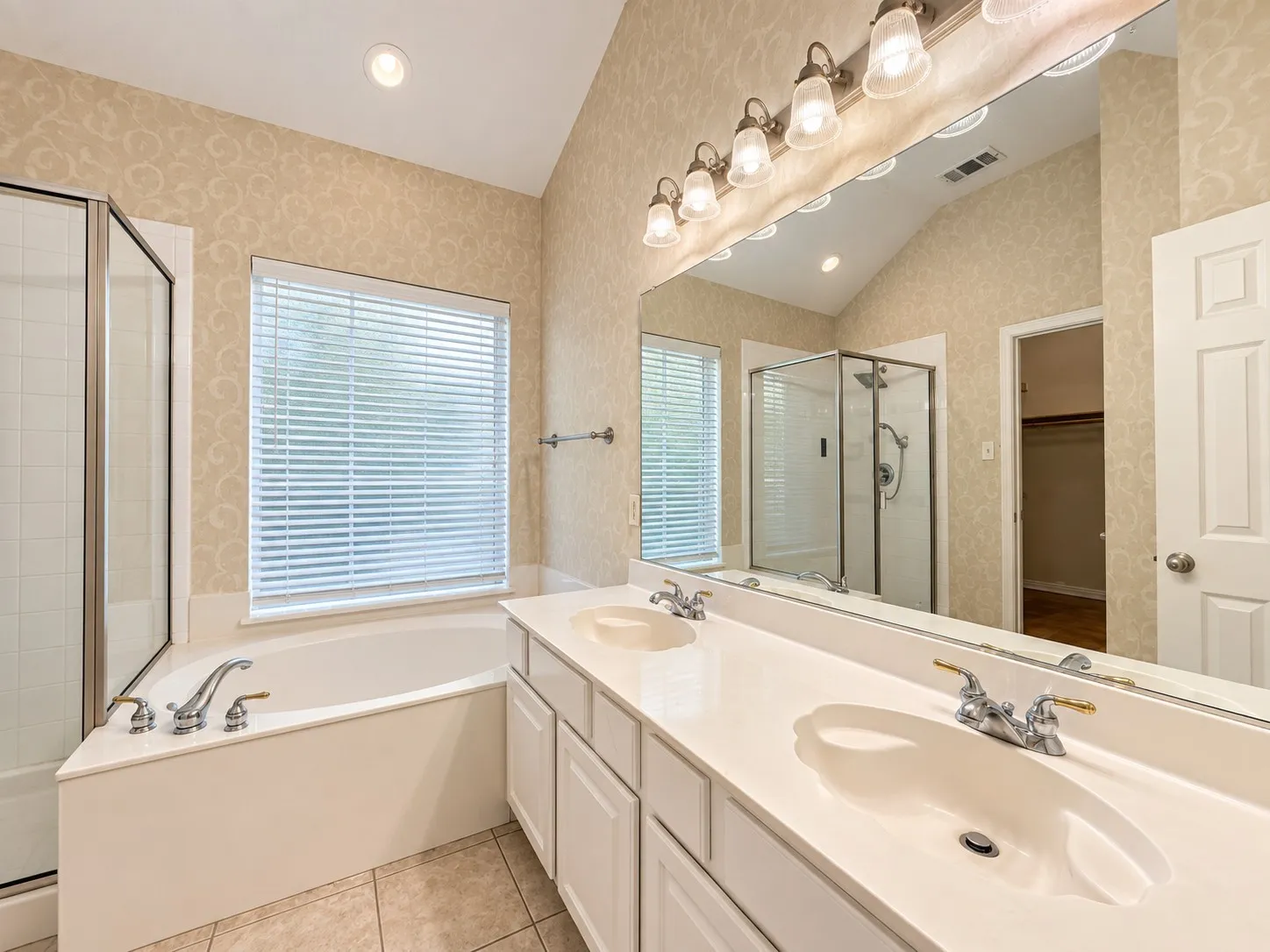 Single Family Residence For Rent in Tarrant County , 4625 Marguerite Lane, Fort Worth, Texas 76123, 4 Bedroom, 2 Bathroom, 2 Garage spaces, 2,193 Sqft, built in 2003, mls#21405985, Real Estate Agent in Fort Worth, Homes For Rent in Tarrant county, Homes For Rent in Fort Worth, Realtor in Fort Worth Texas, Real Estate Brokerage Independent Realty Texas, Luminita Cordes Realtor