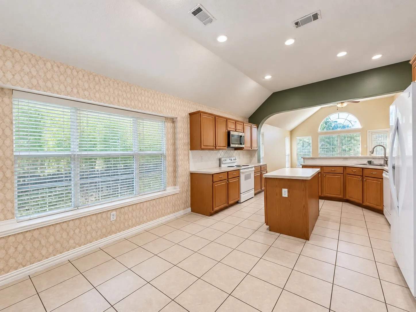 Single Family Residence For Rent in Tarrant County , 4625 Marguerite Lane, Fort Worth, Texas 76123, 4 Bedroom, 2 Bathroom, 2 Garage spaces, 2,193 Sqft, built in 2003, mls#21405985, Real Estate Agent in Fort Worth, Homes For Rent in Tarrant county, Homes For Rent in Fort Worth, Realtor in Fort Worth Texas, Real Estate Brokerage Independent Realty Texas, Luminita Cordes Realtor