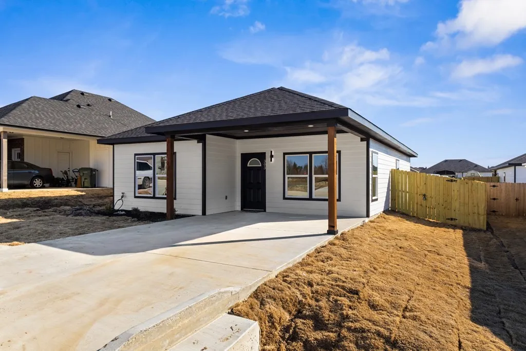 Single Family Residence For Sale in Henderson County , 303 Paschall Boulevard, Mabank, Texas 75147, 3 Bedroom, 2 Bathroom, Garage spaces, 1,322 Sqft, built in 2026, mls#21406001, Real Estate Agent in Mabank, Homes For Sale in Henderson county, Homes For Sale in Mabank, Realtor in Mabank Texas, Real Estate Brokerage Independent Realty Texas, Luminita Cordes Realtor
