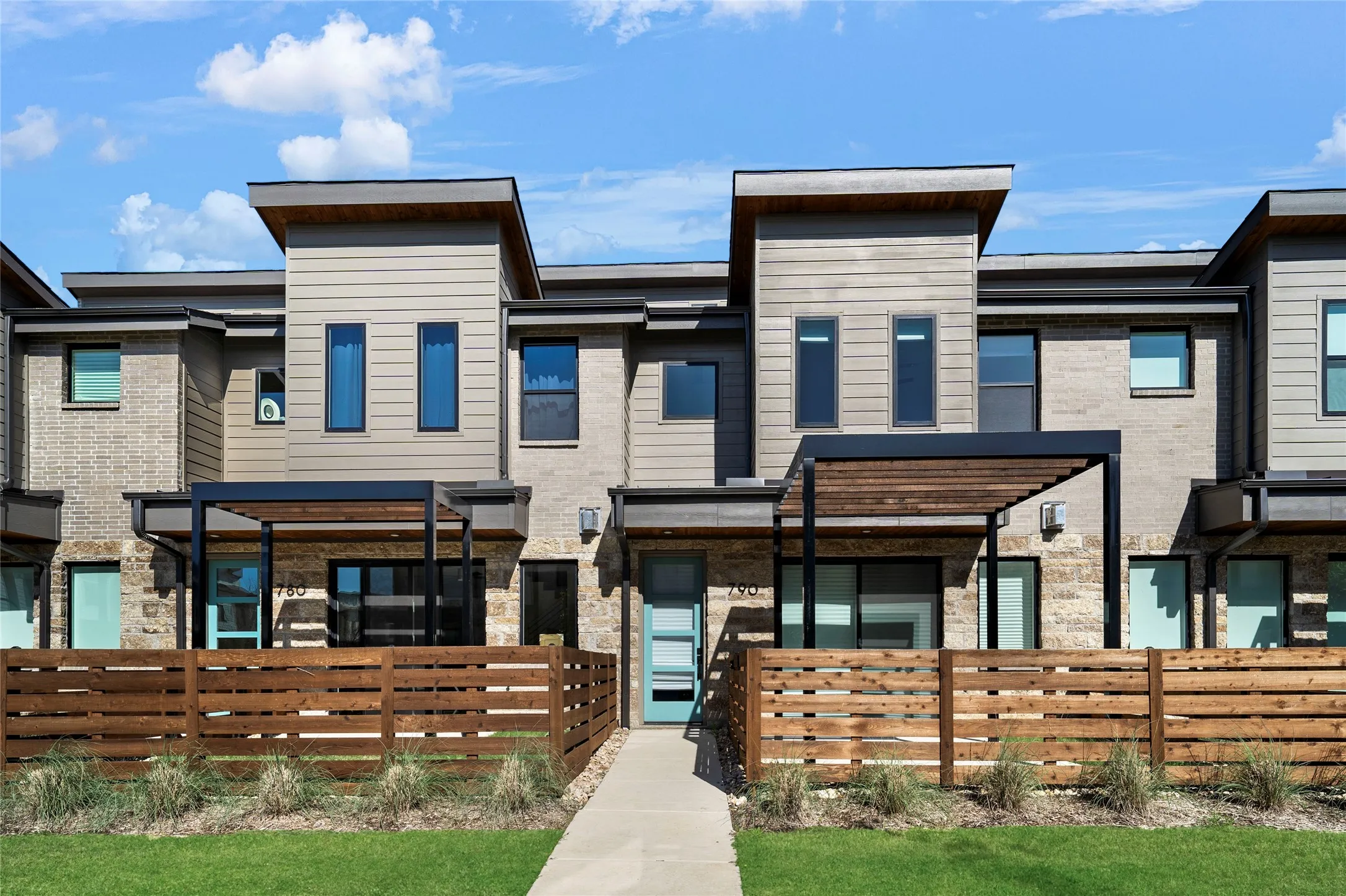 Townhouse For Rent in Denton County , 790 Dulaney Court, Prosper, Texas 75078, 2 Bedroom, 3 Bathroom, 2 Garage spaces, 1,415 Sqft, built in 2022, mls#21374848, Real Estate Agent in Prosper, Homes For Rent in Denton county, Homes For Rent in Prosper, Realtor in Prosper Texas, Real Estate Brokerage Independent Realty Texas, Luminita Cordes Realtor