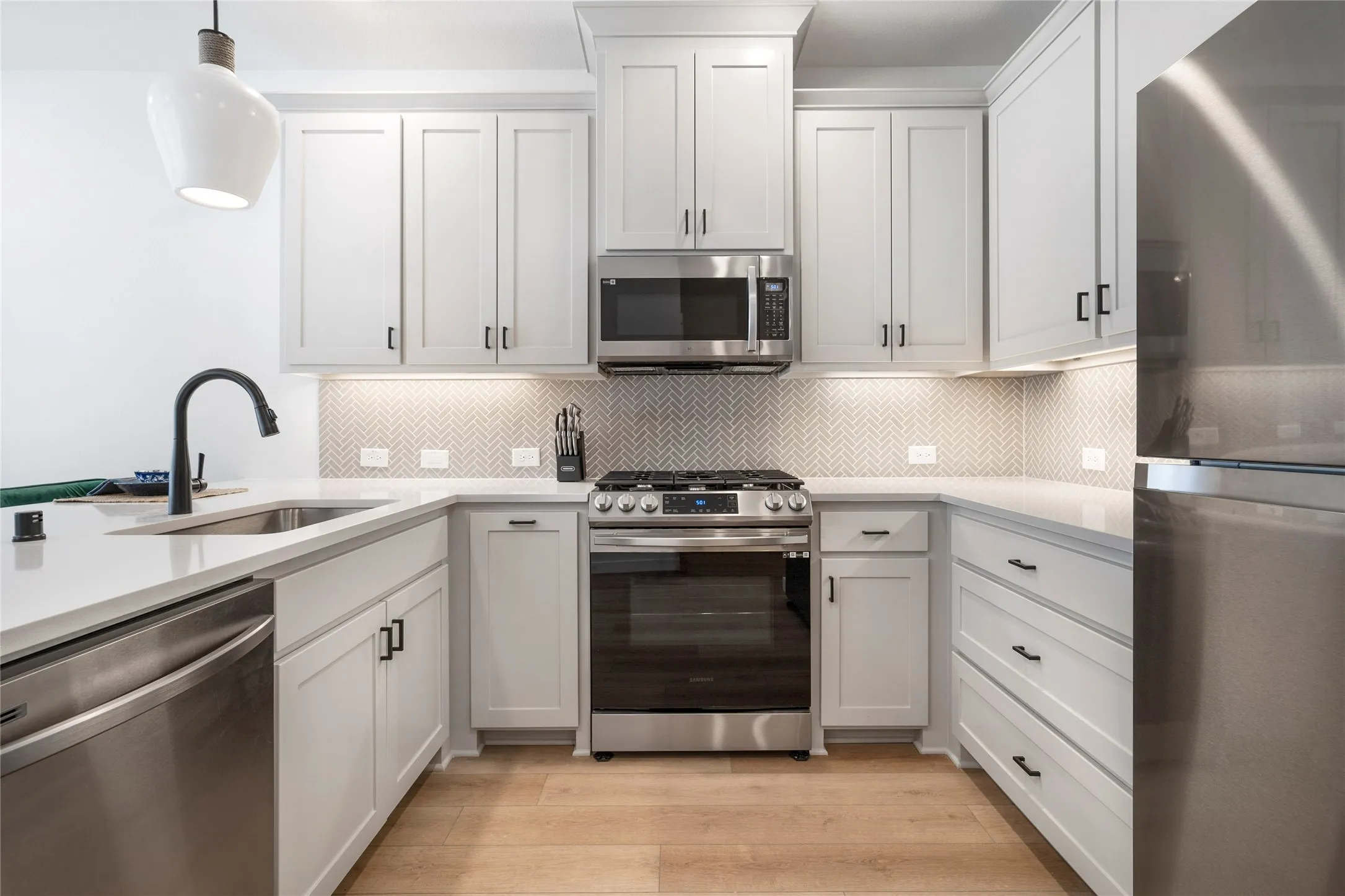Townhouse For Rent in Denton County , 790 Dulaney Court, Prosper, Texas 75078, 2 Bedroom, 3 Bathroom, 2 Garage spaces, 1,415 Sqft, built in 2022, mls#21374848, Real Estate Agent in Prosper, Homes For Rent in Denton county, Homes For Rent in Prosper, Realtor in Prosper Texas, Real Estate Brokerage Independent Realty Texas, Luminita Cordes Realtor