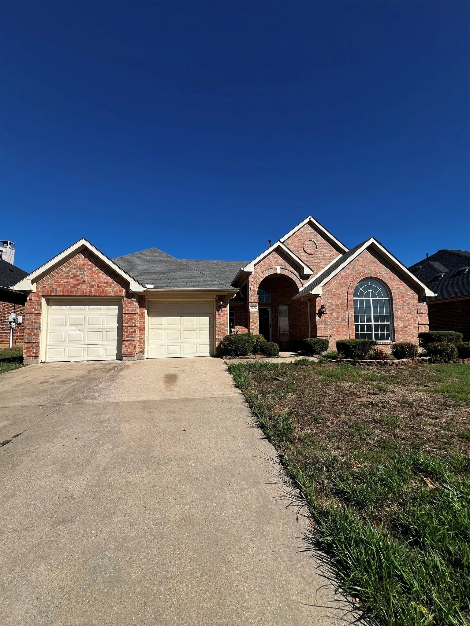 Single Family Residence For Rent in Tarrant County , 2806 Hammond Drive, Grand Prairie, Texas 75052, 3 Bedroom, 2 Bathroom, 2 Garage spaces, 1,888 Sqft, built in 1997, mls#21406005, Real Estate Agent in Grand Prairie, Homes For Rent in Tarrant county, Homes For Rent in Grand Prairie, Realtor in Grand Prairie Texas, Real Estate Brokerage Independent Realty Texas, Luminita Cordes Realtor
