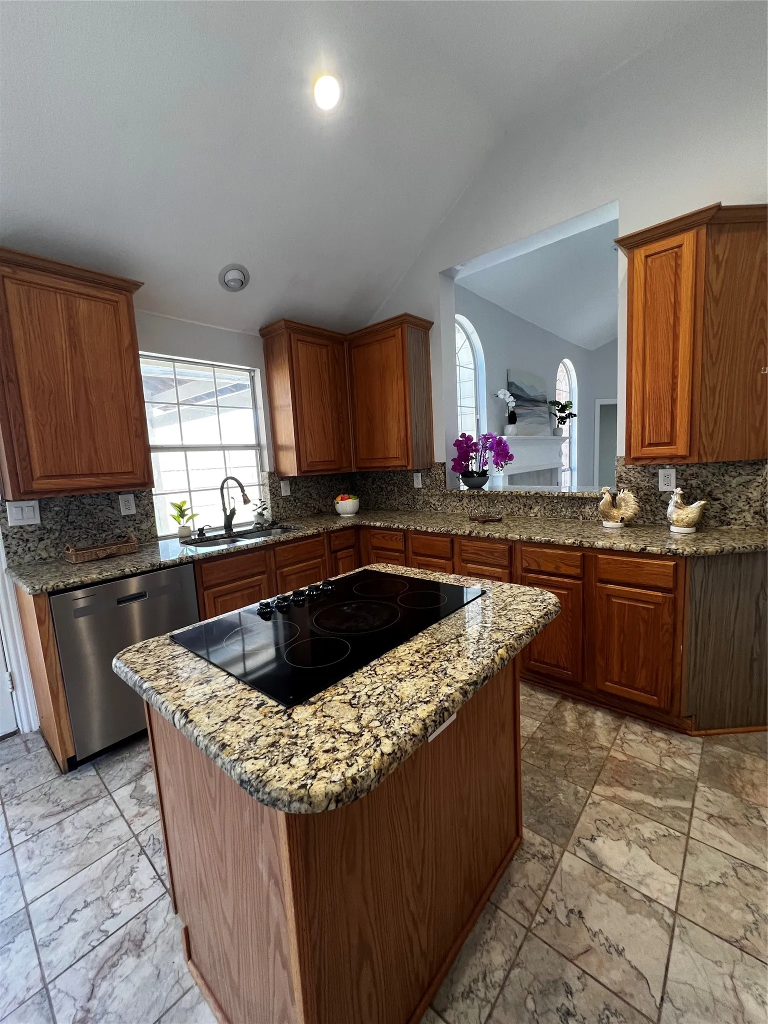 Single Family Residence For Rent in Tarrant County , 2806 Hammond Drive, Grand Prairie, Texas 75052, 3 Bedroom, 2 Bathroom, 2 Garage spaces, 1,888 Sqft, built in 1997, mls#21406005, Real Estate Agent in Grand Prairie, Homes For Rent in Tarrant county, Homes For Rent in Grand Prairie, Realtor in Grand Prairie Texas, Real Estate Brokerage Independent Realty Texas, Luminita Cordes Realtor