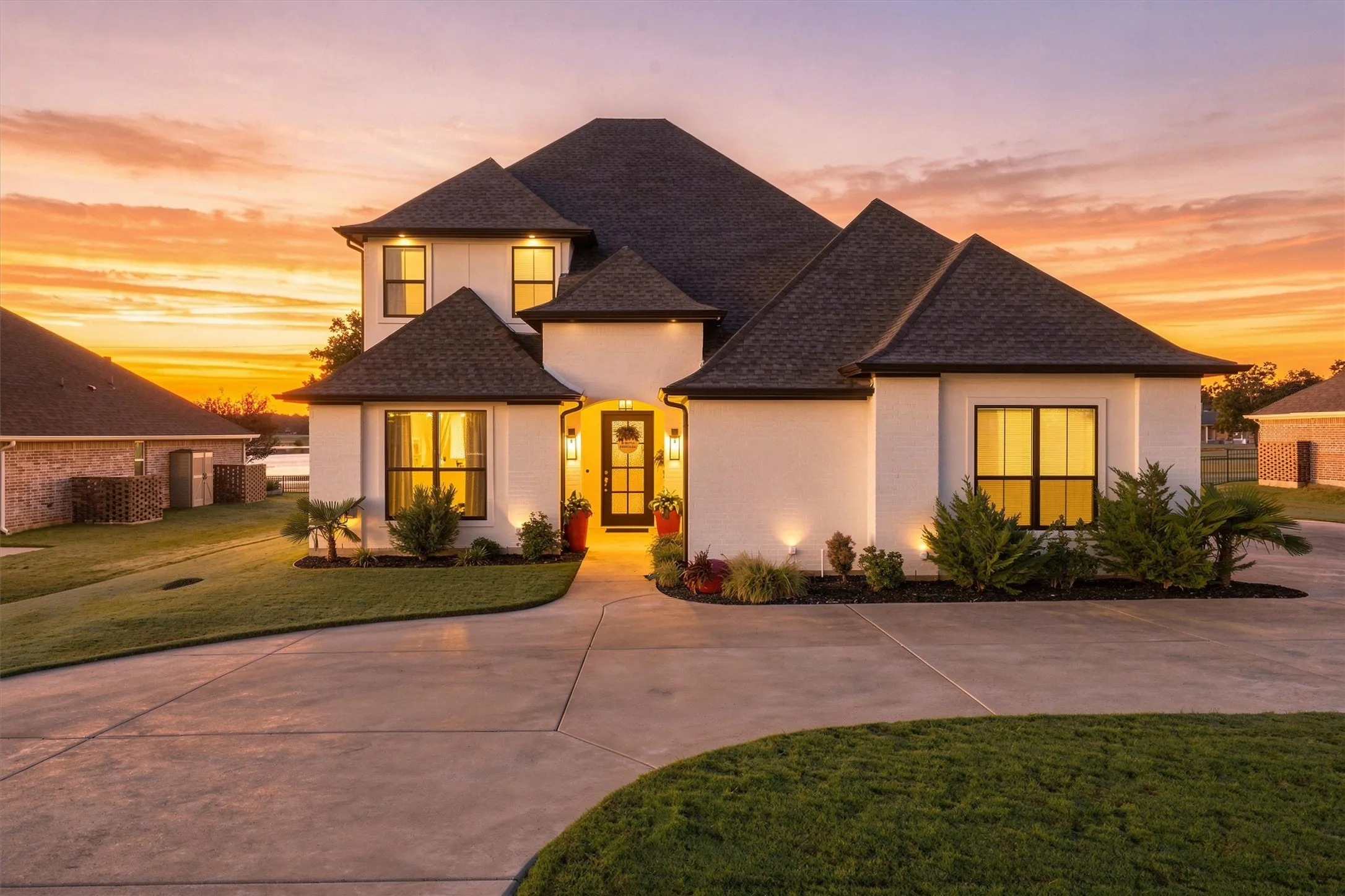 Single Family Residence For Sale in Hood County , 5613 Wedgefield Road, Granbury, Texas 76049, 4 Bedroom, 4 Bathroom, 3 Garage spaces, 3,794 Sqft, built in 2022, mls#21405503, Real Estate Agent in Granbury, Homes For Sale in Hood county, Homes For Sale in Granbury, Realtor in Granbury Texas, Real Estate Brokerage Independent Realty Texas, Luminita Cordes Realtor