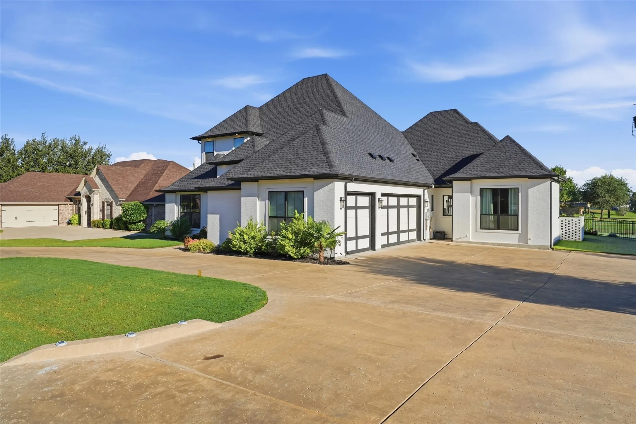 Single Family Residence For Sale in Hood County , 5613 Wedgefield Road, Granbury, Texas 76049, 4 Bedroom, 4 Bathroom, 3 Garage spaces, 3,794 Sqft, built in 2022, mls#21405503, Real Estate Agent in Granbury, Homes For Sale in Hood county, Homes For Sale in Granbury, Realtor in Granbury Texas, Real Estate Brokerage Independent Realty Texas, Luminita Cordes Realtor