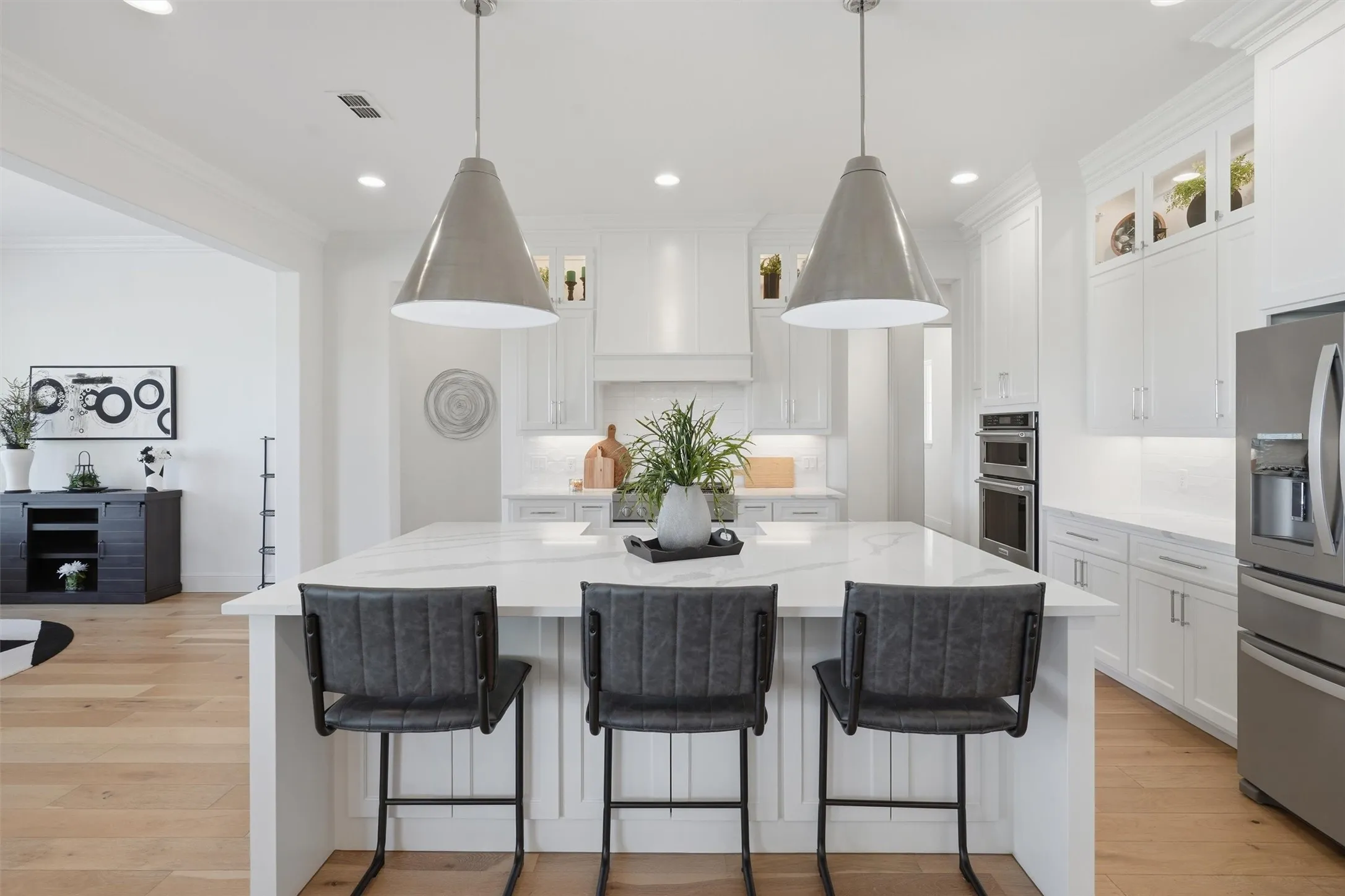 Single Family Residence For Sale in Hood County , 5613 Wedgefield Road, Granbury, Texas 76049, 4 Bedroom, 4 Bathroom, 3 Garage spaces, 3,794 Sqft, built in 2022, mls#21405503, Real Estate Agent in Granbury, Homes For Sale in Hood county, Homes For Sale in Granbury, Realtor in Granbury Texas, Real Estate Brokerage Independent Realty Texas, Luminita Cordes Realtor
