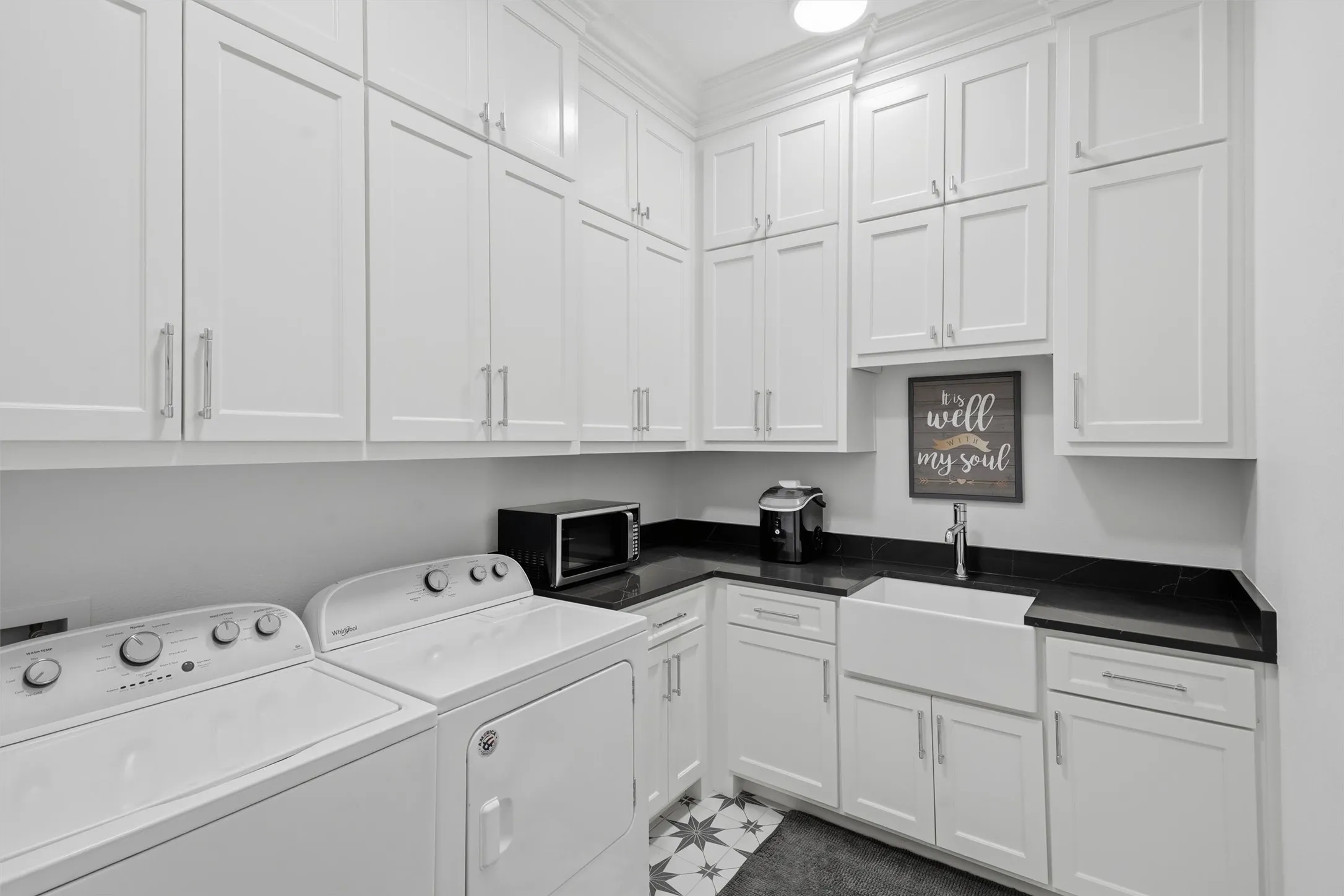 Single Family Residence For Sale in Hood County , 5613 Wedgefield Road, Granbury, Texas 76049, 4 Bedroom, 4 Bathroom, 3 Garage spaces, 3,794 Sqft, built in 2022, mls#21405503, Real Estate Agent in Granbury, Homes For Sale in Hood county, Homes For Sale in Granbury, Realtor in Granbury Texas, Real Estate Brokerage Independent Realty Texas, Luminita Cordes Realtor