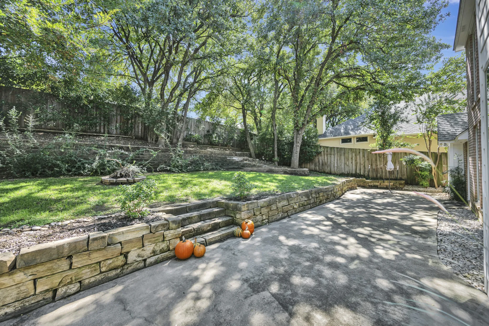 Single Family Residence For Sale in Tarrant County , 6214 Tiffany Oaks Lane, Arlington, Texas 76016, 4 Bedroom, 4 Bathroom, 2 Garage spaces, 3,610 Sqft, built in 1994, mls#21397785, Real Estate Agent in Arlington, Homes For Sale in Tarrant county, Homes For Sale in Arlington, Realtor in Arlington Texas, Real Estate Brokerage Independent Realty Texas, Luminita Cordes Realtor