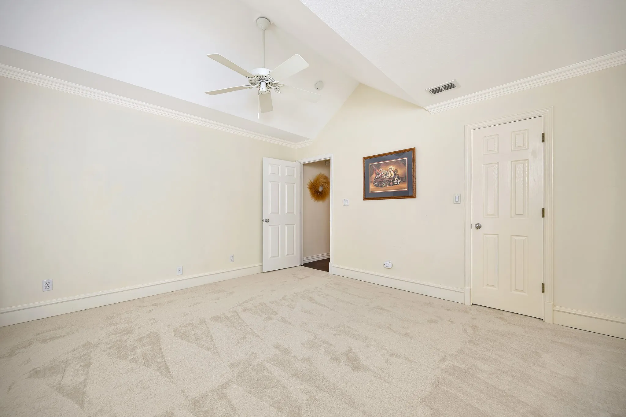 Single Family Residence For Sale in Tarrant County , 6214 Tiffany Oaks Lane, Arlington, Texas 76016, 4 Bedroom, 4 Bathroom, 2 Garage spaces, 3,610 Sqft, built in 1994, mls#21397785, Real Estate Agent in Arlington, Homes For Sale in Tarrant county, Homes For Sale in Arlington, Realtor in Arlington Texas, Real Estate Brokerage Independent Realty Texas, Luminita Cordes Realtor