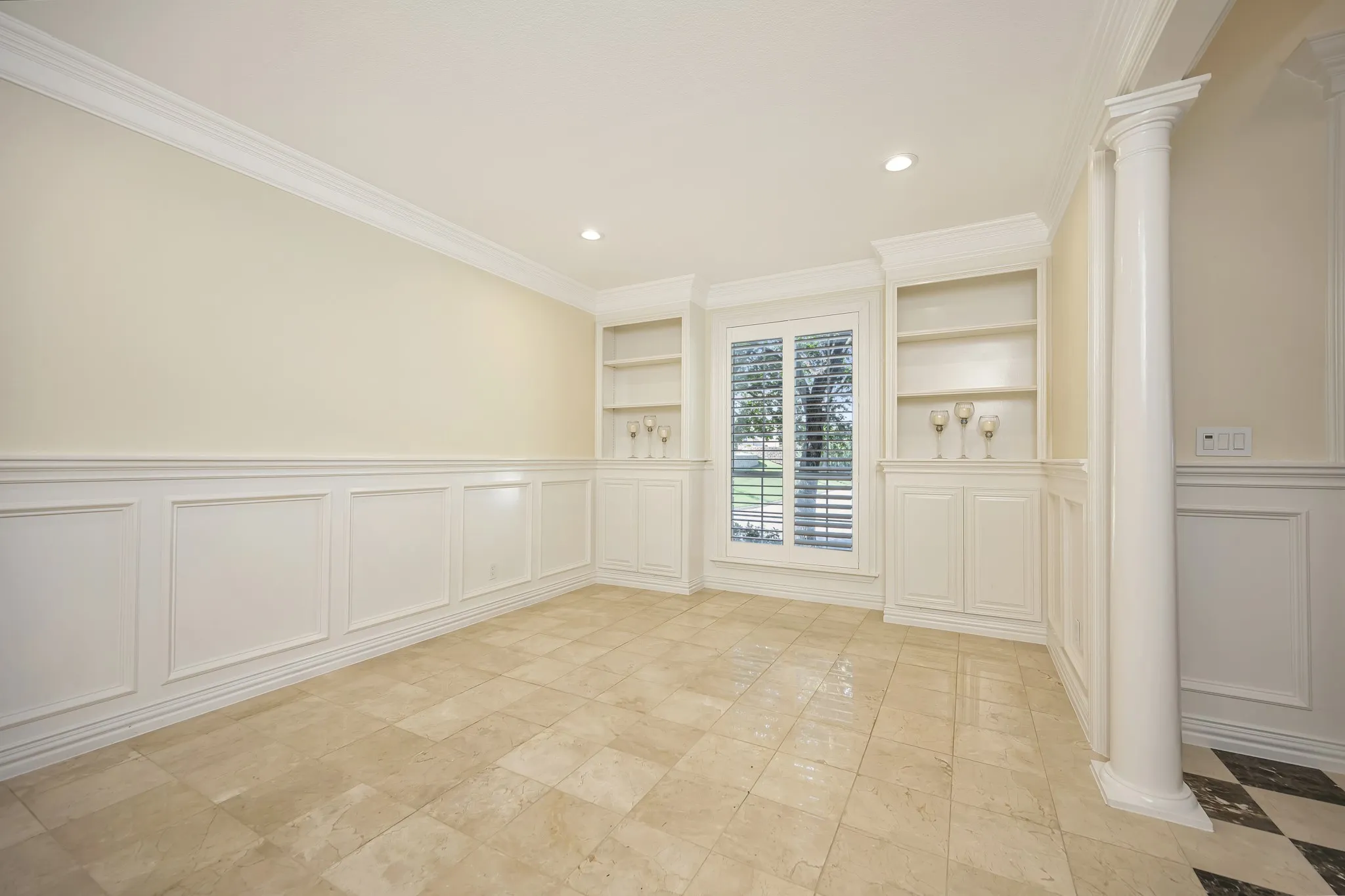 Single Family Residence For Sale in Tarrant County , 6214 Tiffany Oaks Lane, Arlington, Texas 76016, 4 Bedroom, 4 Bathroom, 2 Garage spaces, 3,610 Sqft, built in 1994, mls#21397785, Real Estate Agent in Arlington, Homes For Sale in Tarrant county, Homes For Sale in Arlington, Realtor in Arlington Texas, Real Estate Brokerage Independent Realty Texas, Luminita Cordes Realtor