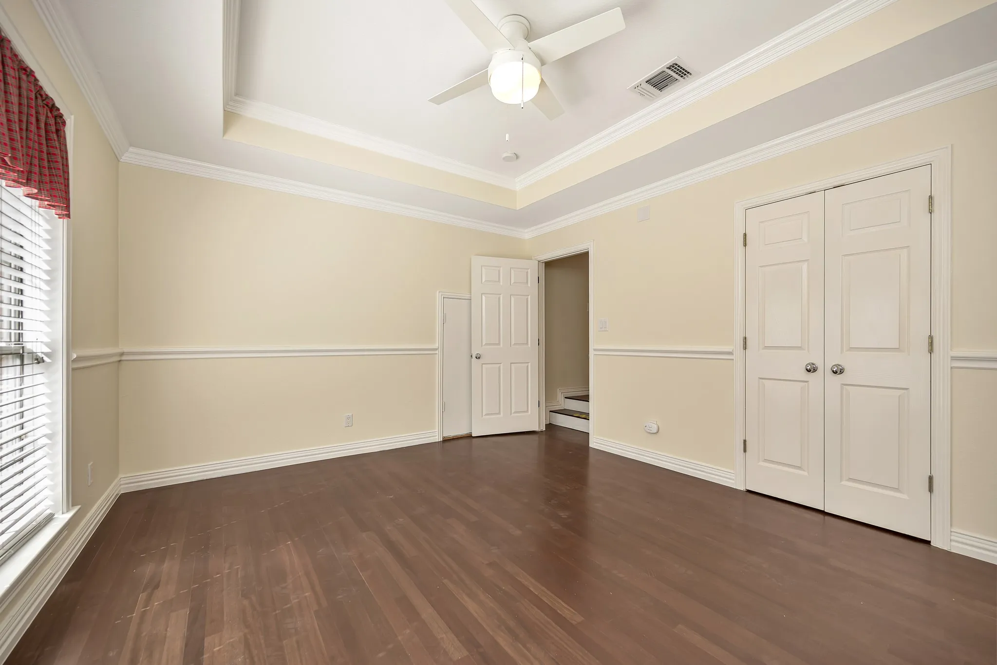 Single Family Residence For Sale in Tarrant County , 6214 Tiffany Oaks Lane, Arlington, Texas 76016, 4 Bedroom, 4 Bathroom, 2 Garage spaces, 3,610 Sqft, built in 1994, mls#21397785, Real Estate Agent in Arlington, Homes For Sale in Tarrant county, Homes For Sale in Arlington, Realtor in Arlington Texas, Real Estate Brokerage Independent Realty Texas, Luminita Cordes Realtor