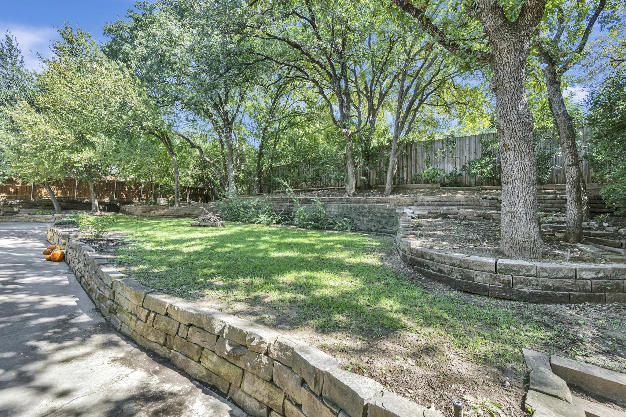 Single Family Residence For Sale in Tarrant County , 6214 Tiffany Oaks Lane, Arlington, Texas 76016, 4 Bedroom, 4 Bathroom, 2 Garage spaces, 3,610 Sqft, built in 1994, mls#21397785, Real Estate Agent in Arlington, Homes For Sale in Tarrant county, Homes For Sale in Arlington, Realtor in Arlington Texas, Real Estate Brokerage Independent Realty Texas, Luminita Cordes Realtor