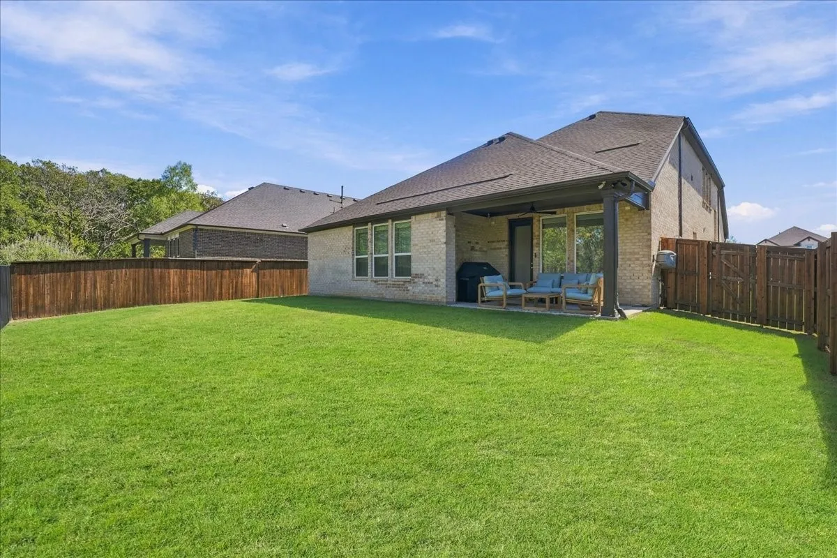 Single Family Residence For Sale in Denton County , 1517 Parker Stone Boulevard, Denton, Texas 76210, 4 Bedroom, 3 Bathroom, 2 Garage spaces, 2,964 Sqft, built in 2022, mls#21399338, Real Estate Agent in Denton, Homes For Sale in Denton county, Homes For Sale in Denton, Realtor in Denton Texas, Real Estate Brokerage Independent Realty Texas, Luminita Cordes Realtor