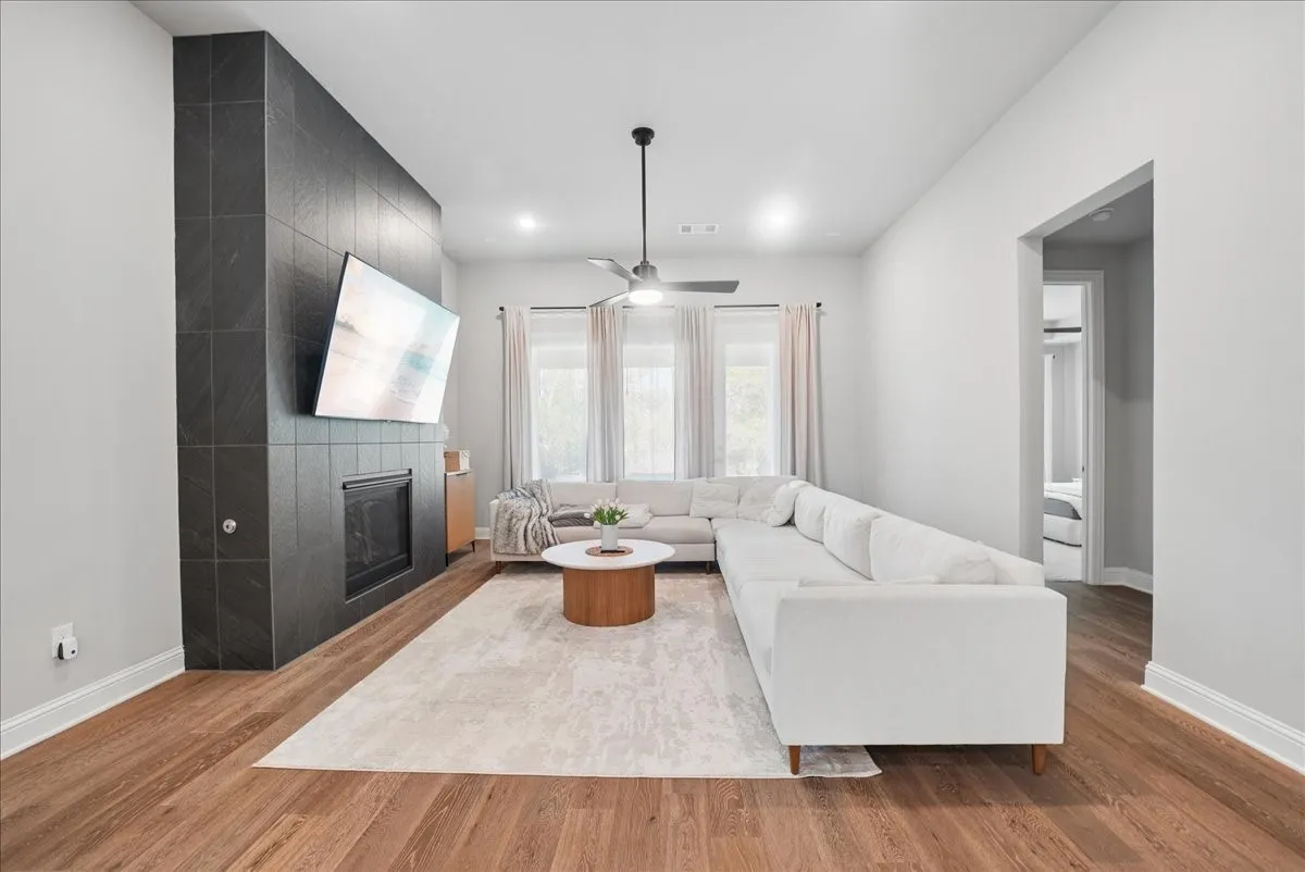 Single Family Residence For Sale in Denton County , 1517 Parker Stone Boulevard, Denton, Texas 76210, 4 Bedroom, 3 Bathroom, 2 Garage spaces, 2,964 Sqft, built in 2022, mls#21399338, Real Estate Agent in Denton, Homes For Sale in Denton county, Homes For Sale in Denton, Realtor in Denton Texas, Real Estate Brokerage Independent Realty Texas, Luminita Cordes Realtor
