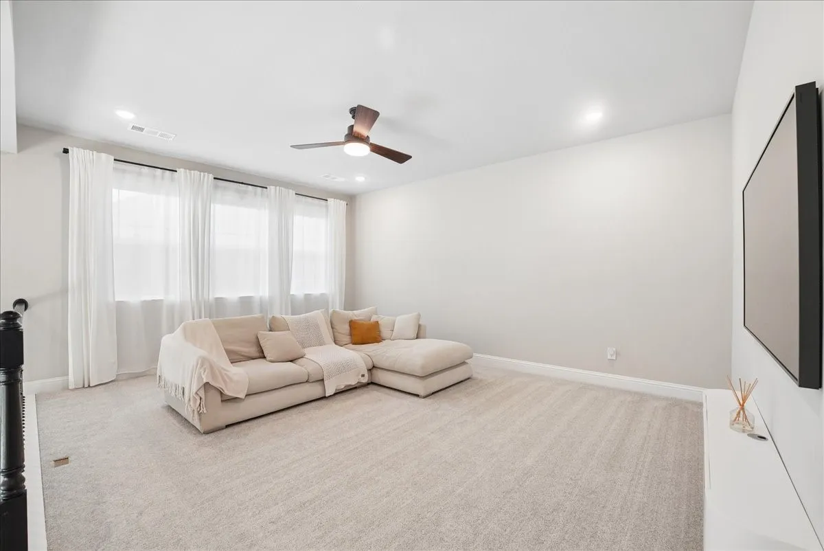 Single Family Residence For Sale in Denton County , 1517 Parker Stone Boulevard, Denton, Texas 76210, 4 Bedroom, 3 Bathroom, 2 Garage spaces, 2,964 Sqft, built in 2022, mls#21399338, Real Estate Agent in Denton, Homes For Sale in Denton county, Homes For Sale in Denton, Realtor in Denton Texas, Real Estate Brokerage Independent Realty Texas, Luminita Cordes Realtor
