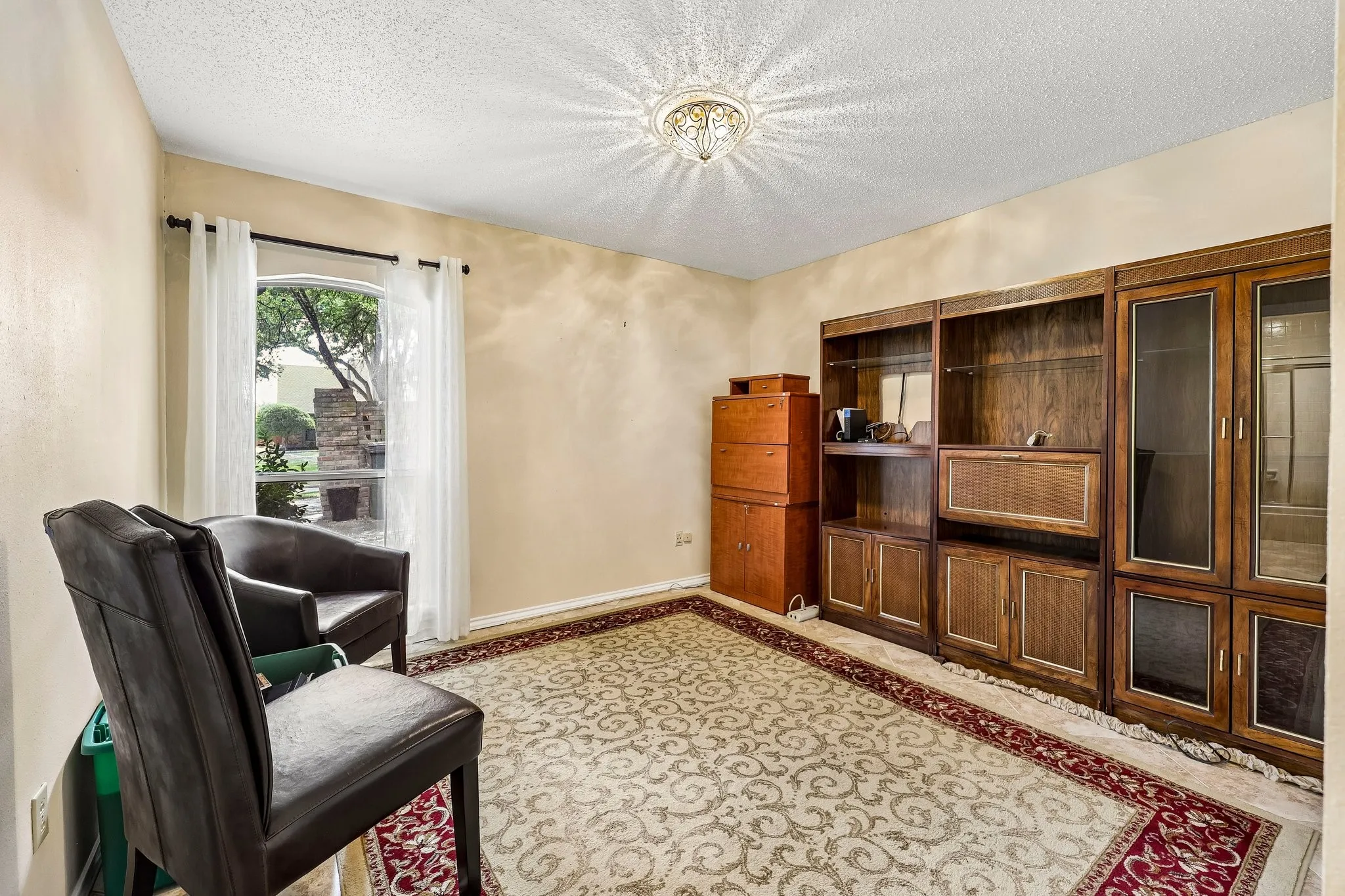 Single Family Residence For Sale in Collin County , 1717 Edgewater Drive, Plano, Texas 75075, 4 Bedroom, 3 Bathroom, 2 Garage spaces, 2,915 Sqft, built in 1980, mls#21393043, Real Estate Agent in Plano, Homes For Sale in Collin county, Homes For Sale in Plano, Realtor in Plano Texas, Real Estate Brokerage Independent Realty Texas, Luminita Cordes Realtor