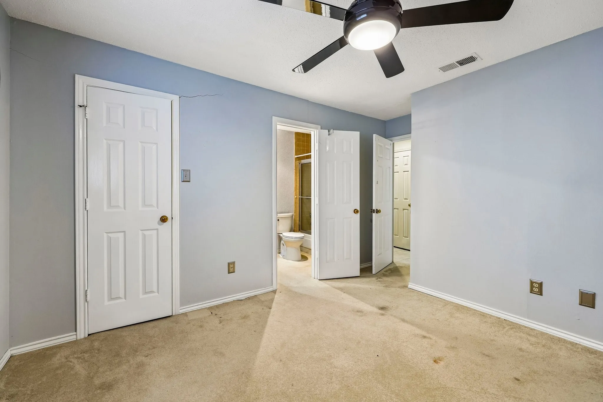 Single Family Residence For Sale in Collin County , 1717 Edgewater Drive, Plano, Texas 75075, 4 Bedroom, 3 Bathroom, 2 Garage spaces, 2,915 Sqft, built in 1980, mls#21393043, Real Estate Agent in Plano, Homes For Sale in Collin county, Homes For Sale in Plano, Realtor in Plano Texas, Real Estate Brokerage Independent Realty Texas, Luminita Cordes Realtor