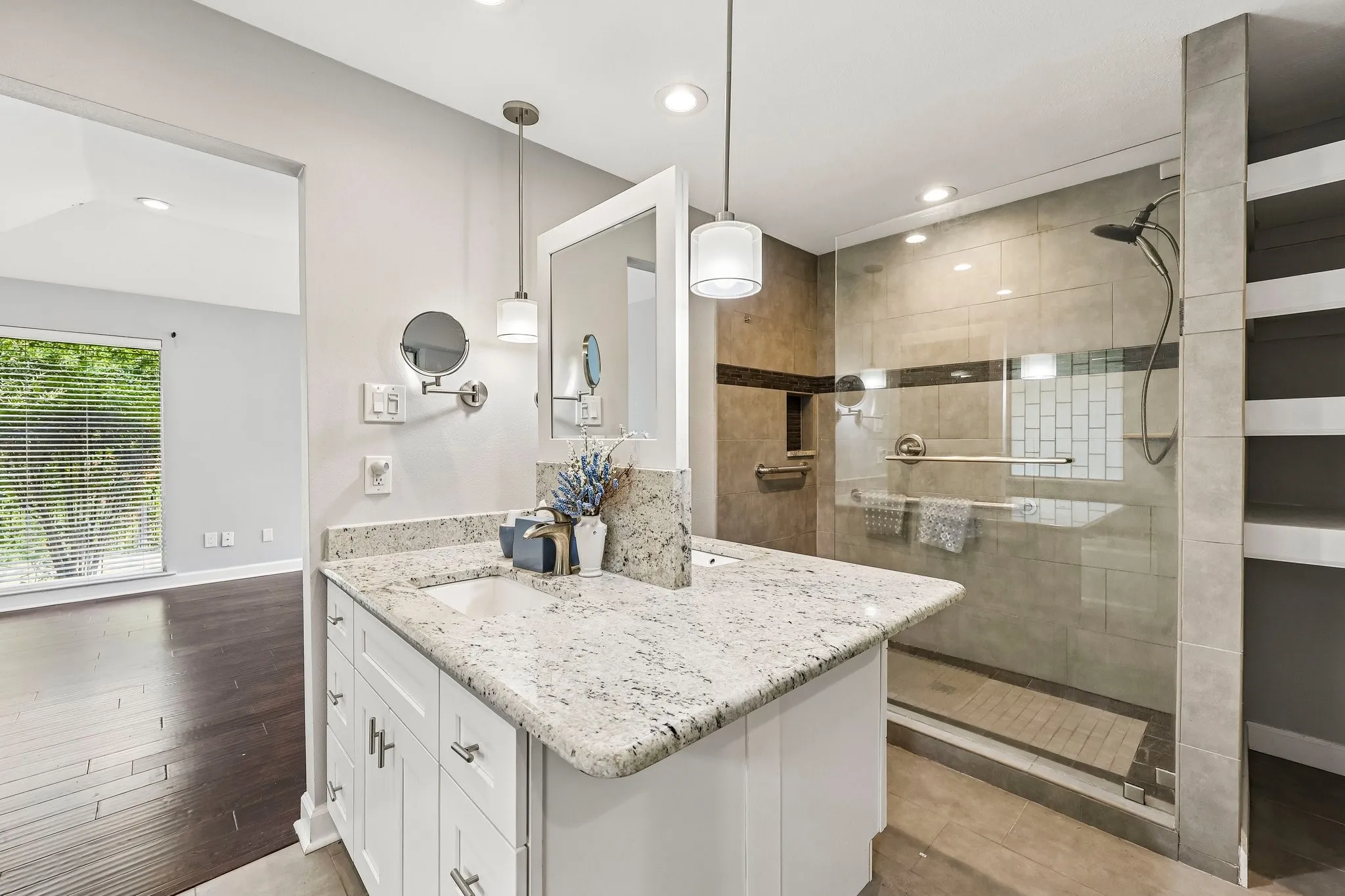 Single Family Residence For Sale in Collin County , 1717 Edgewater Drive, Plano, Texas 75075, 4 Bedroom, 3 Bathroom, 2 Garage spaces, 2,915 Sqft, built in 1980, mls#21393043, Real Estate Agent in Plano, Homes For Sale in Collin county, Homes For Sale in Plano, Realtor in Plano Texas, Real Estate Brokerage Independent Realty Texas, Luminita Cordes Realtor