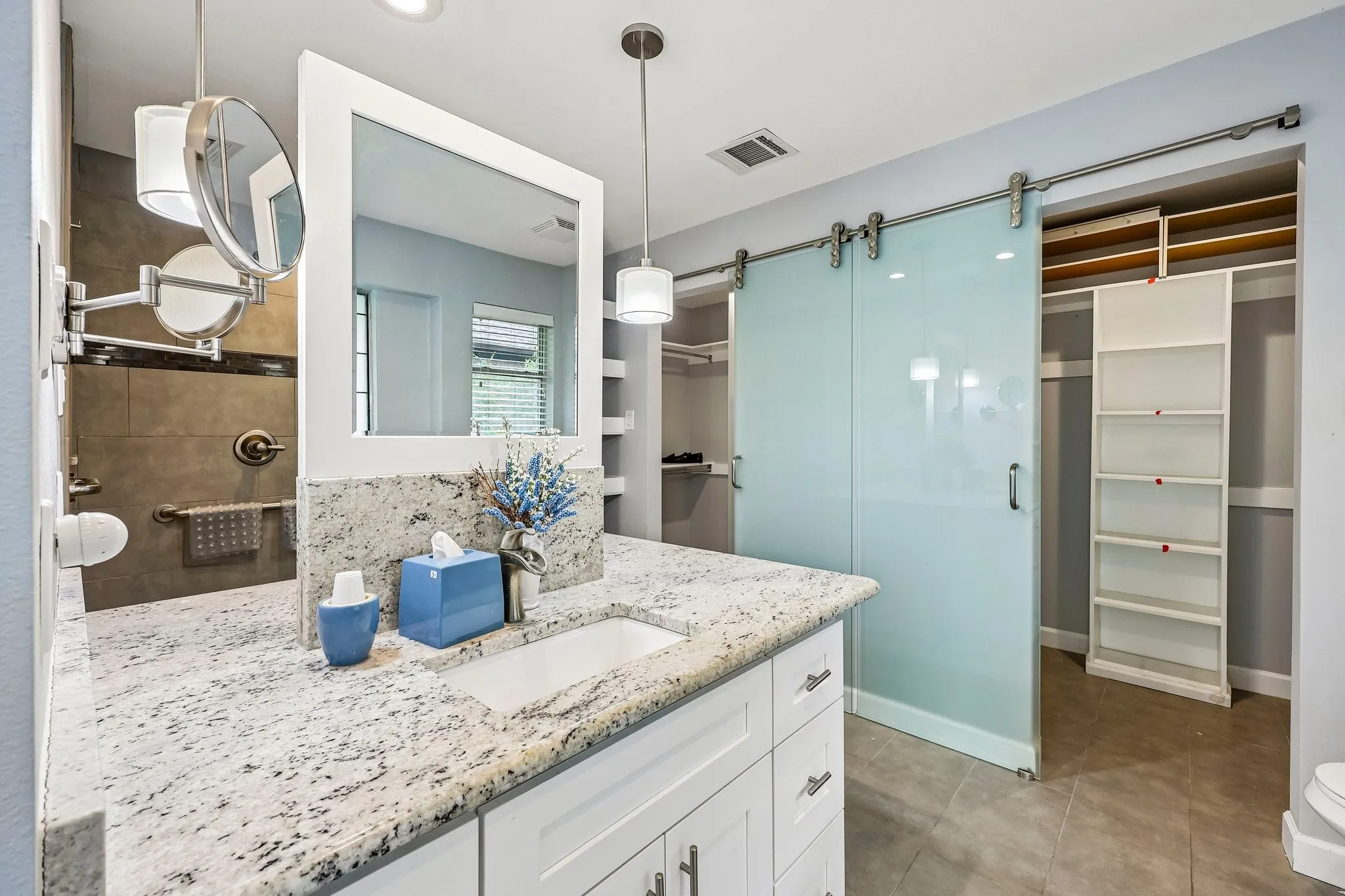 Single Family Residence For Sale in Collin County , 1717 Edgewater Drive, Plano, Texas 75075, 4 Bedroom, 3 Bathroom, 2 Garage spaces, 2,915 Sqft, built in 1980, mls#21393043, Real Estate Agent in Plano, Homes For Sale in Collin county, Homes For Sale in Plano, Realtor in Plano Texas, Real Estate Brokerage Independent Realty Texas, Luminita Cordes Realtor