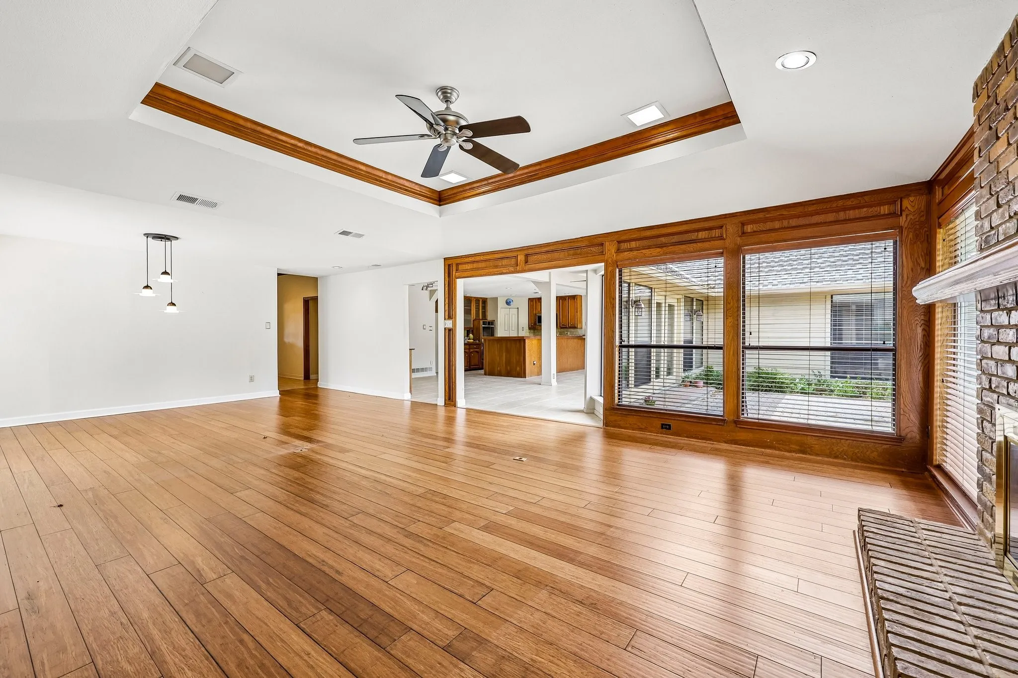 Single Family Residence For Sale in Collin County , 1717 Edgewater Drive, Plano, Texas 75075, 4 Bedroom, 3 Bathroom, 2 Garage spaces, 2,915 Sqft, built in 1980, mls#21393043, Real Estate Agent in Plano, Homes For Sale in Collin county, Homes For Sale in Plano, Realtor in Plano Texas, Real Estate Brokerage Independent Realty Texas, Luminita Cordes Realtor