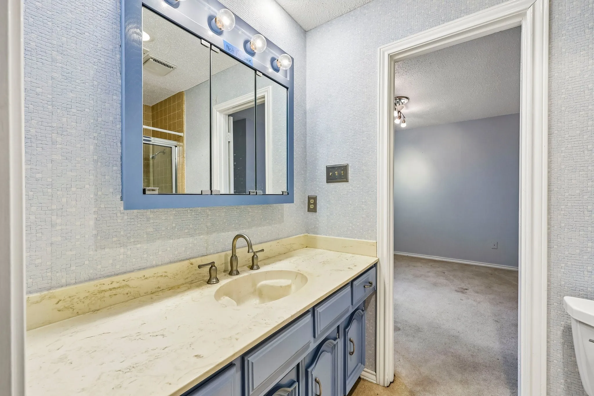 Single Family Residence For Sale in Collin County , 1717 Edgewater Drive, Plano, Texas 75075, 4 Bedroom, 3 Bathroom, 2 Garage spaces, 2,915 Sqft, built in 1980, mls#21393043, Real Estate Agent in Plano, Homes For Sale in Collin county, Homes For Sale in Plano, Realtor in Plano Texas, Real Estate Brokerage Independent Realty Texas, Luminita Cordes Realtor