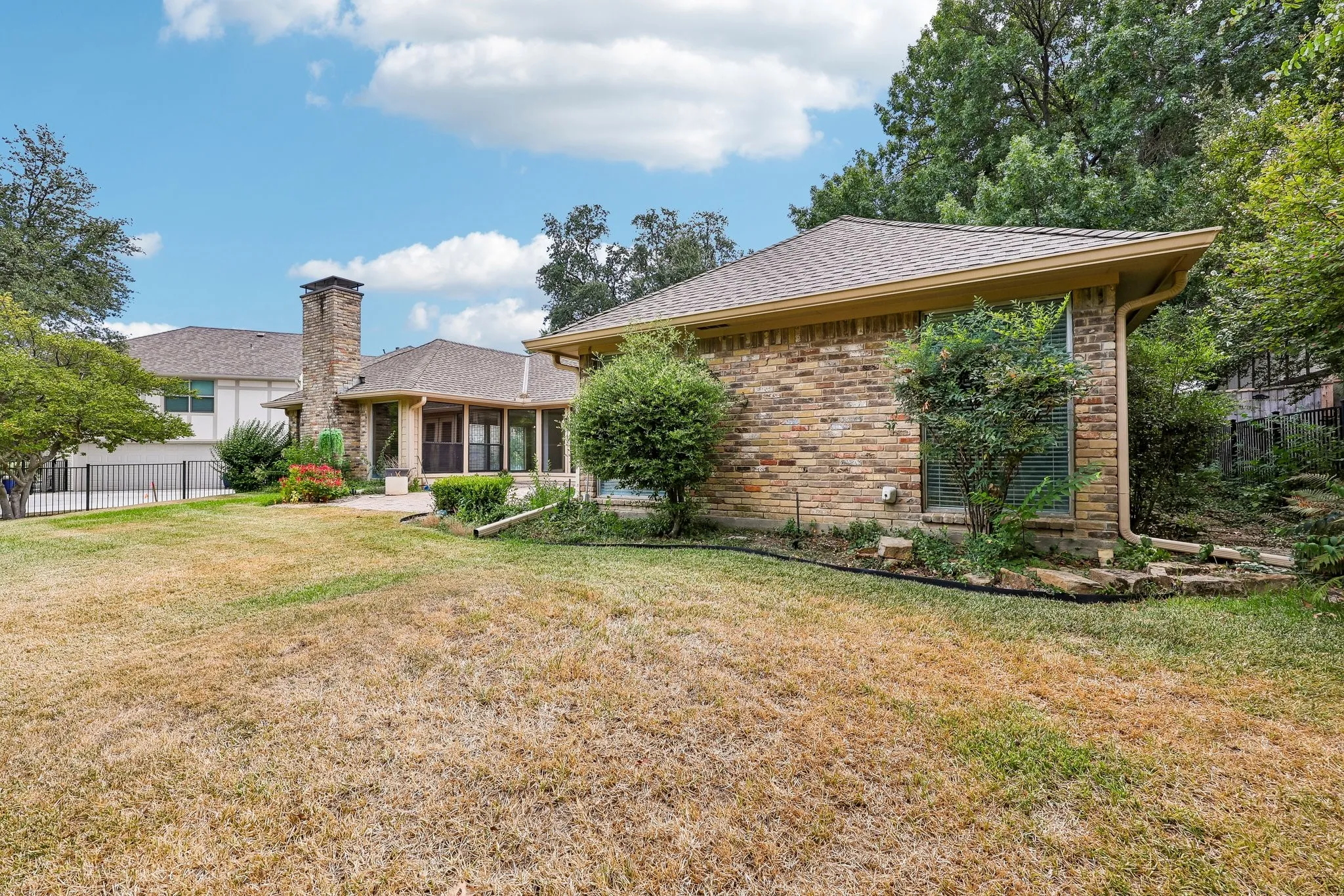 Single Family Residence For Sale in Collin County , 1717 Edgewater Drive, Plano, Texas 75075, 4 Bedroom, 3 Bathroom, 2 Garage spaces, 2,915 Sqft, built in 1980, mls#21393043, Real Estate Agent in Plano, Homes For Sale in Collin county, Homes For Sale in Plano, Realtor in Plano Texas, Real Estate Brokerage Independent Realty Texas, Luminita Cordes Realtor