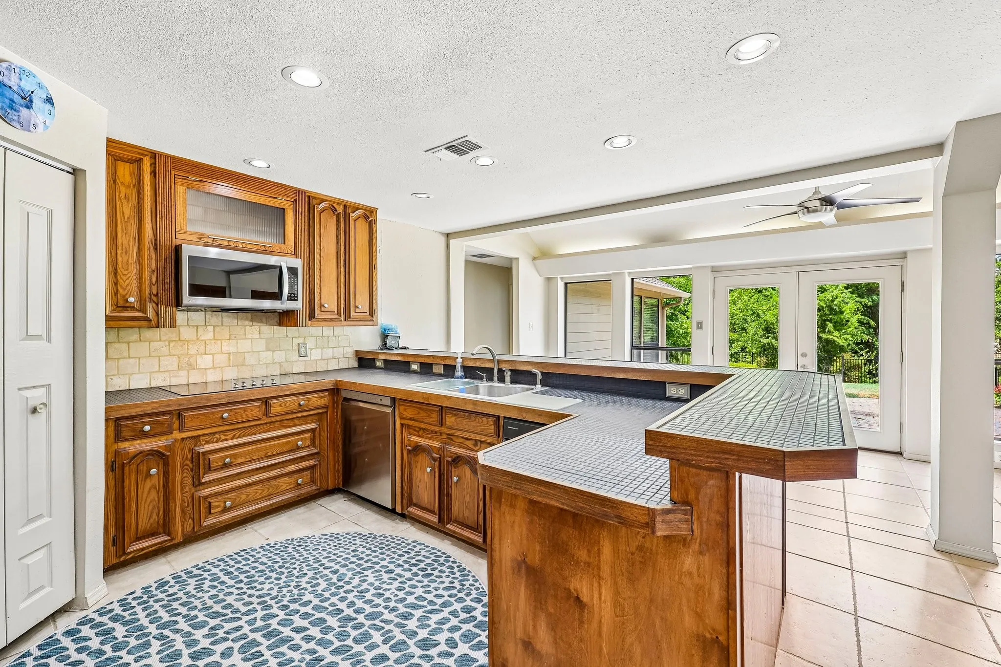 Single Family Residence For Sale in Collin County , 1717 Edgewater Drive, Plano, Texas 75075, 4 Bedroom, 3 Bathroom, 2 Garage spaces, 2,915 Sqft, built in 1980, mls#21393043, Real Estate Agent in Plano, Homes For Sale in Collin county, Homes For Sale in Plano, Realtor in Plano Texas, Real Estate Brokerage Independent Realty Texas, Luminita Cordes Realtor
