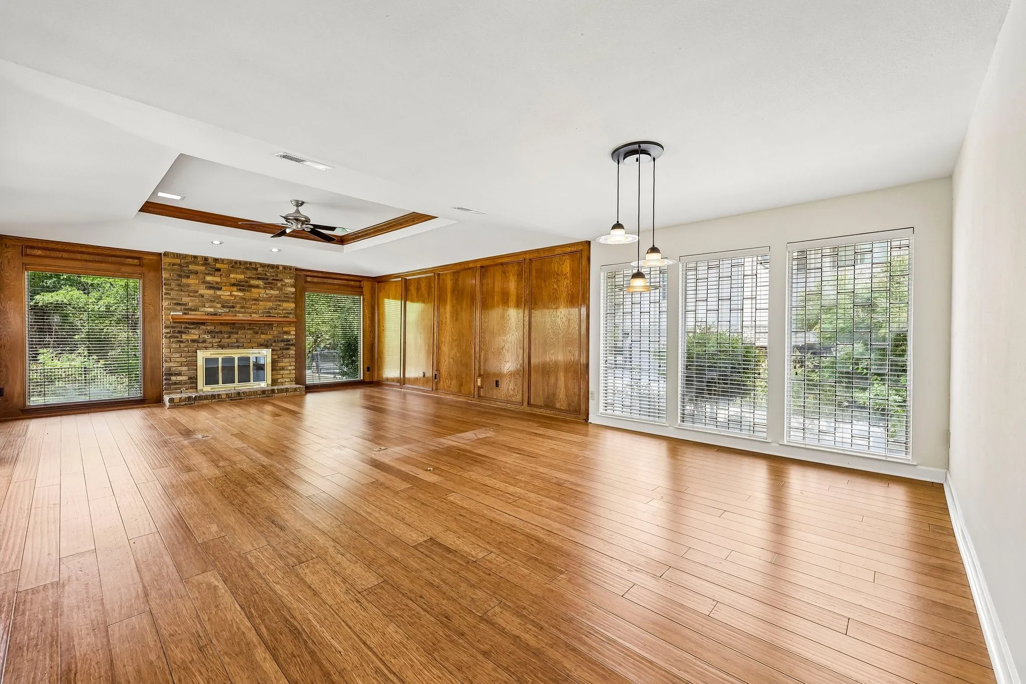 Single Family Residence For Sale in Collin County , 1717 Edgewater Drive, Plano, Texas 75075, 4 Bedroom, 3 Bathroom, 2 Garage spaces, 2,915 Sqft, built in 1980, mls#21393043, Real Estate Agent in Plano, Homes For Sale in Collin county, Homes For Sale in Plano, Realtor in Plano Texas, Real Estate Brokerage Independent Realty Texas, Luminita Cordes Realtor