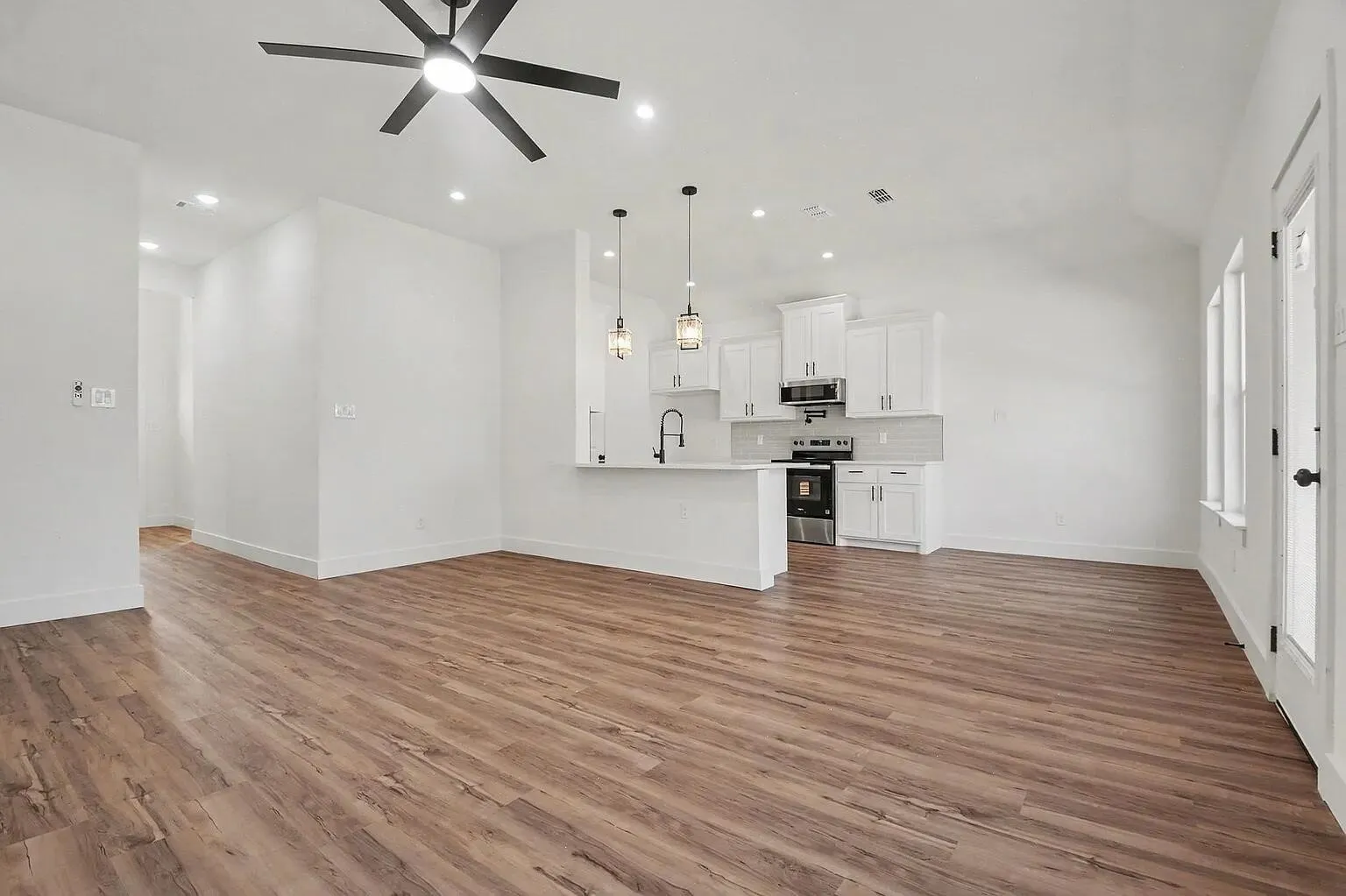 Single Family Residence For Sale in Hunt County , 4528 Church Street, Greenville, Texas 75401, 3 Bedroom, 2 Bathroom, 2 Garage spaces, 1,528 Sqft, built in 2026, mls#21406017, Real Estate Agent in Greenville, Homes For Sale in Hunt county, Homes For Sale in Greenville, Realtor in Greenville Texas, Real Estate Brokerage Independent Realty Texas, Luminita Cordes Realtor