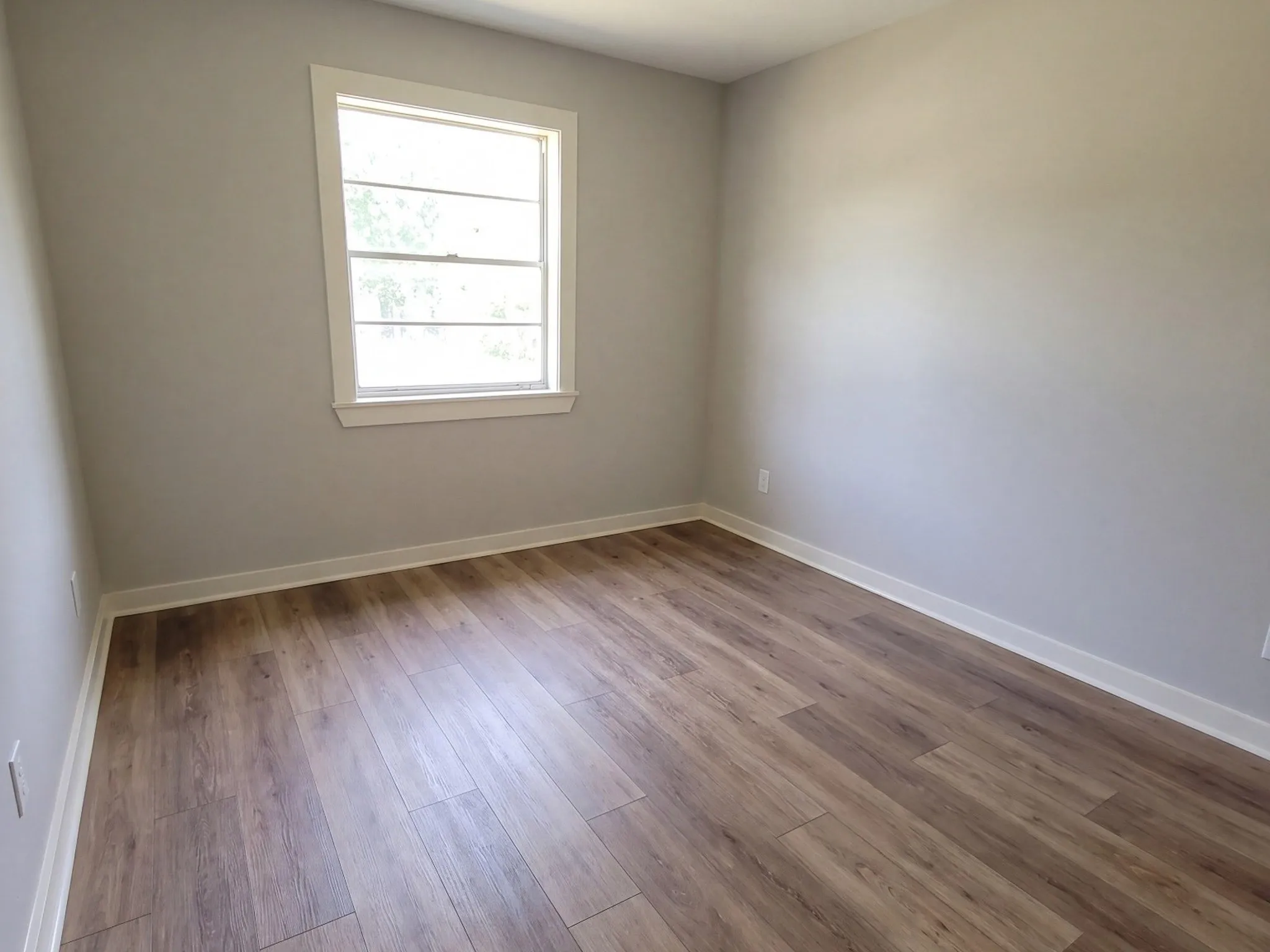 Virtually Remodeled. FOR ILLUSTRATION ONLY. IMPROVEMENTS SHOWN ARE NOT INCLUDED.