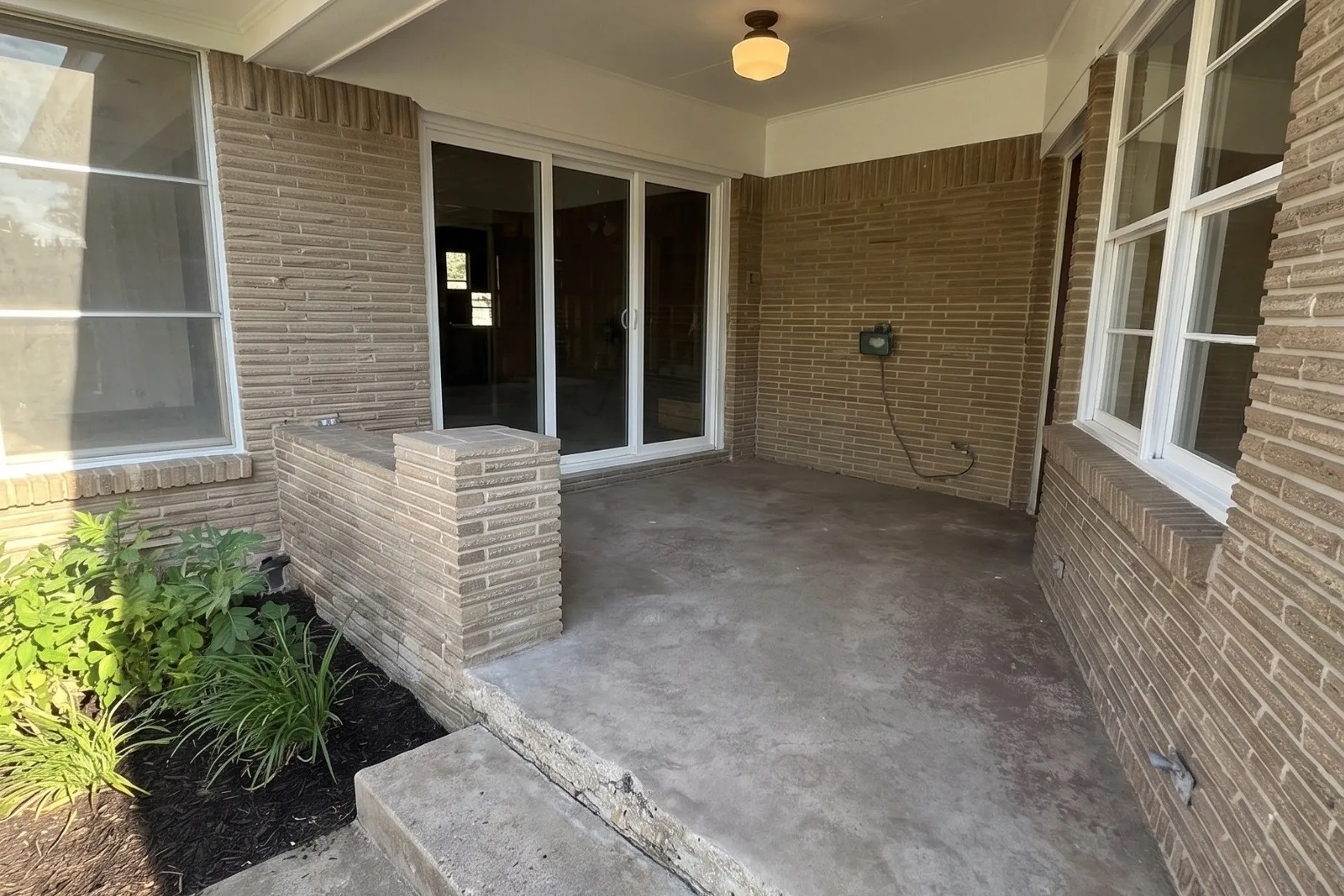 Virtually Remodeled/Staged. FOR ILLUSTRATION ONLY. IMPROVEMENTS SHOWN ARE NOT INCLUDED.