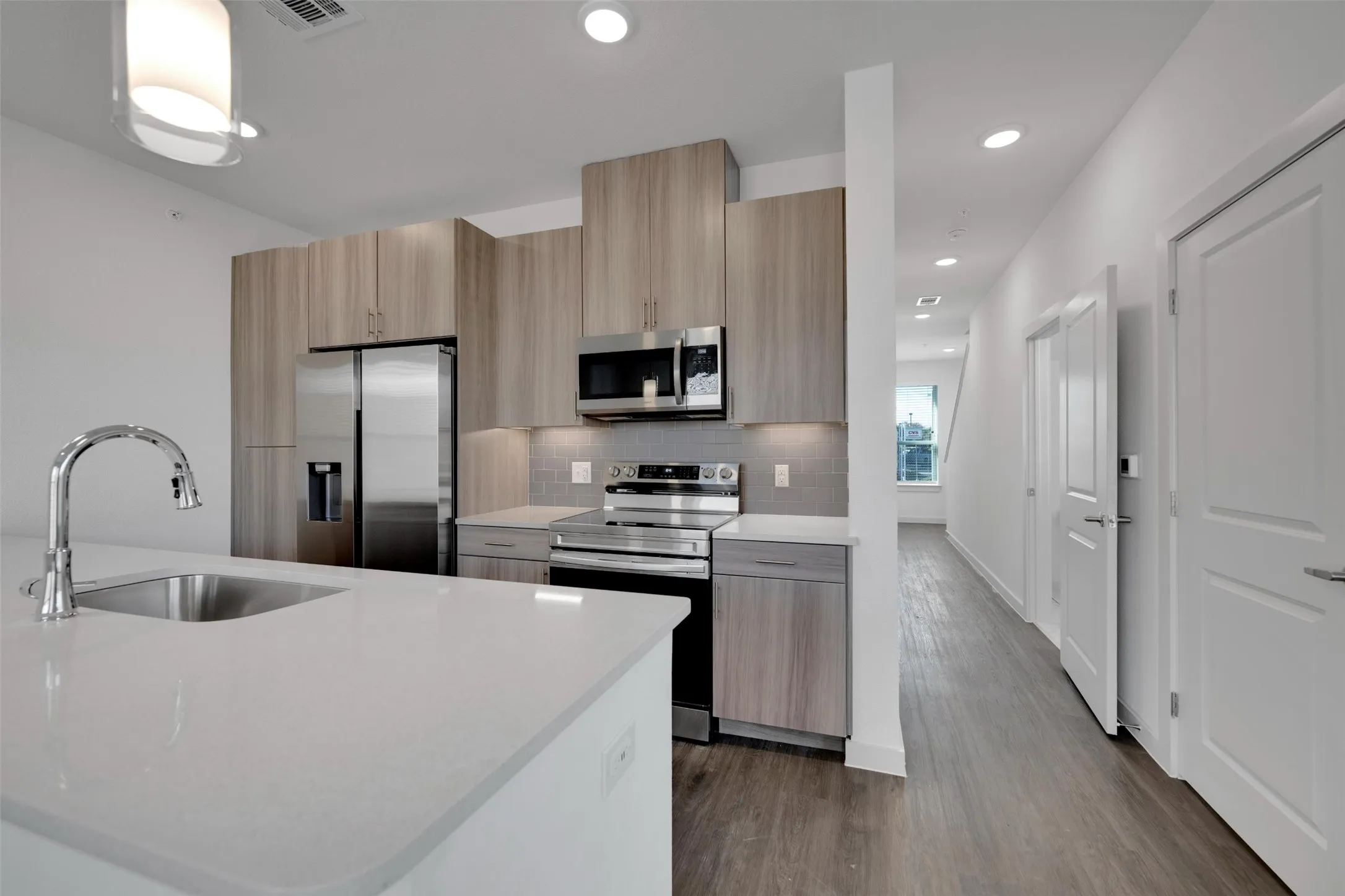 Townhouse For Rent in Dallas County , 10030 Garland Road 1405, Dallas, Texas 75218, 3 Bedroom, 2 Bathroom, Garage spaces, 1,402 Sqft, built in 2023, mls#21406023, Real Estate Agent in Dallas, Homes For Rent in Dallas county, Homes For Rent in Dallas, Realtor in Dallas Texas, Real Estate Brokerage Independent Realty Texas, Luminita Cordes Realtor
