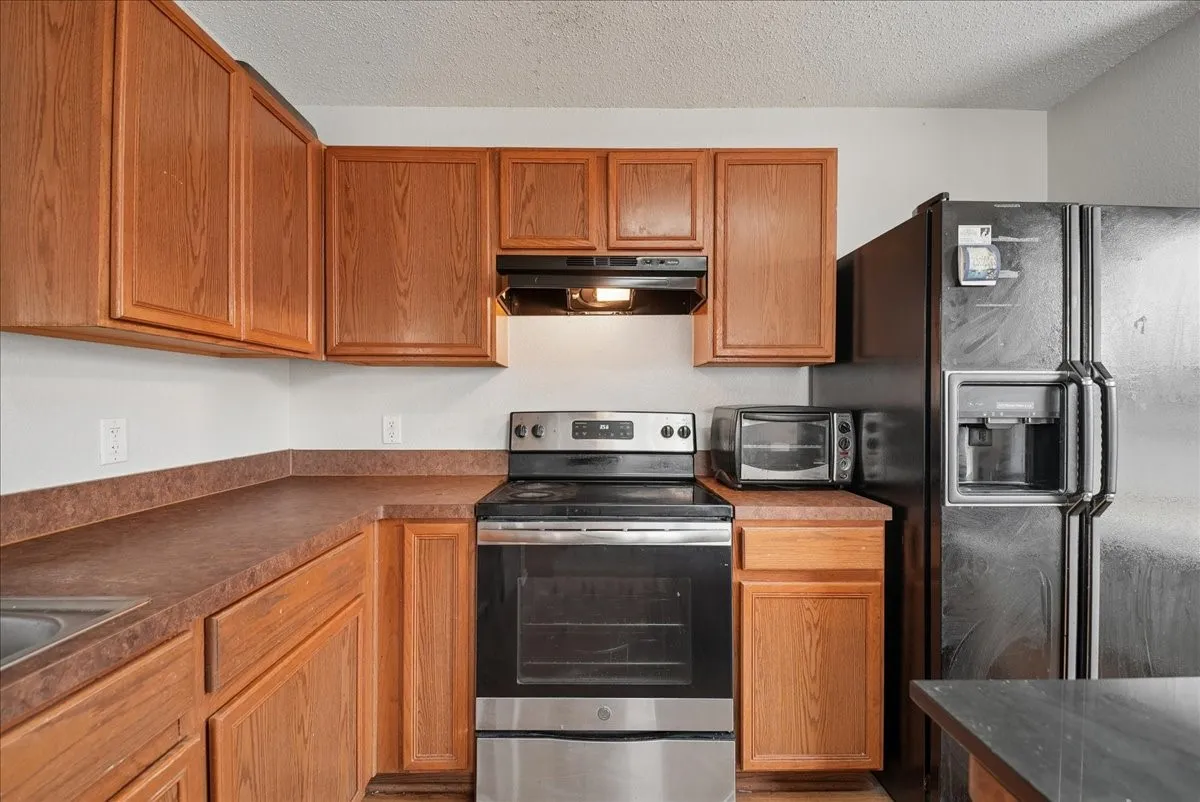 Single Family Residence For Sale in Dallas County , 9103 Prairie Bluff Drive, Dallas, Texas 75227, 4 Bedroom, 2 Bathroom, 2 Garage spaces, 1,882 Sqft, built in 2005, mls#21405209, Real Estate Agent in Dallas, Homes For Sale in Dallas county, Homes For Sale in Dallas, Realtor in Dallas Texas, Real Estate Brokerage Independent Realty Texas, Luminita Cordes Realtor