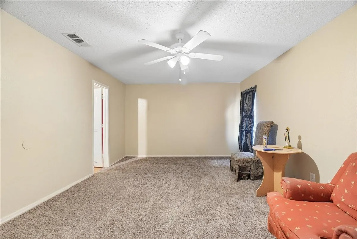 Single Family Residence For Sale in Dallas County , 9103 Prairie Bluff Drive, Dallas, Texas 75227, 4 Bedroom, 2 Bathroom, 2 Garage spaces, 1,882 Sqft, built in 2005, mls#21405209, Real Estate Agent in Dallas, Homes For Sale in Dallas county, Homes For Sale in Dallas, Realtor in Dallas Texas, Real Estate Brokerage Independent Realty Texas, Luminita Cordes Realtor