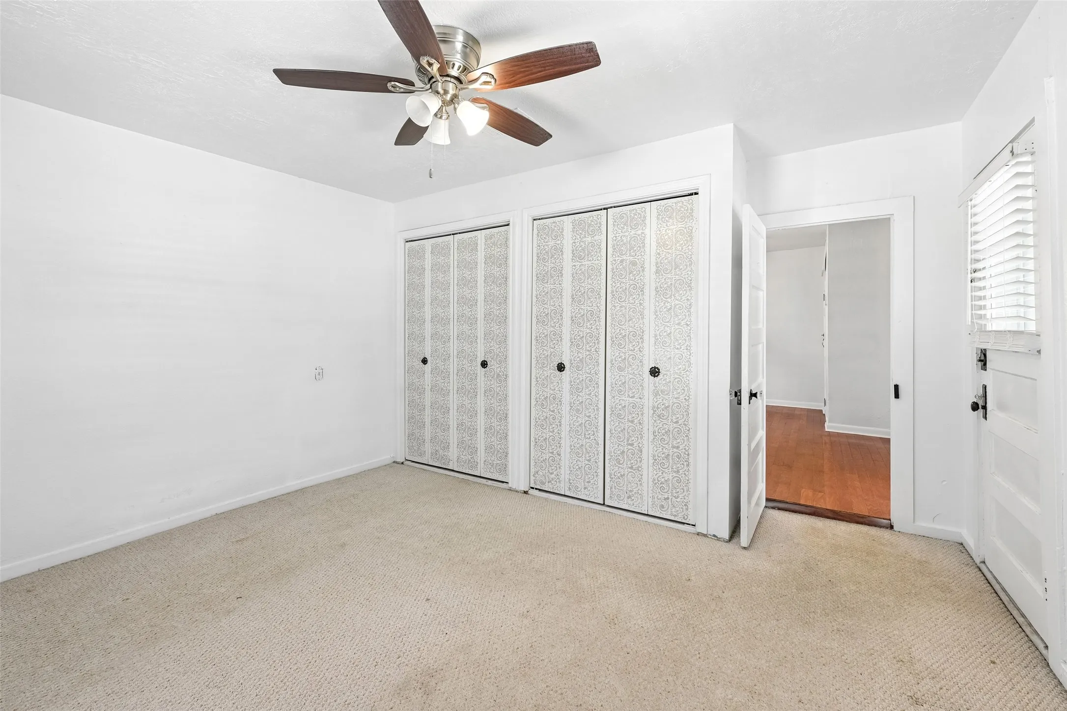 Single Family Residence For Sale in Ellis County , 503 E Avenue F, Midlothian, Texas 76065, 3 Bedroom, 2 Bathroom, Garage spaces, 1,564 Sqft, built in 1940, mls#21397162, Real Estate Agent in Midlothian, Homes For Sale in Ellis county, Homes For Sale in Midlothian, Realtor in Midlothian Texas, Real Estate Brokerage Independent Realty Texas, Luminita Cordes Realtor