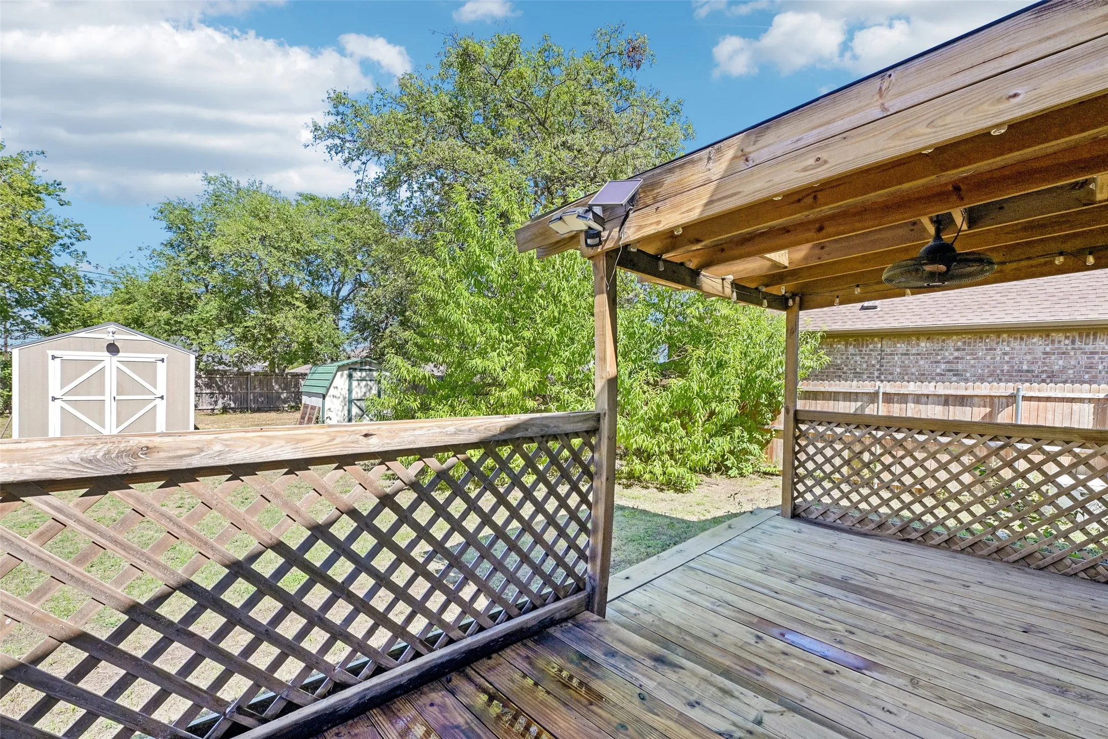 Single Family Residence For Sale in Ellis County , 503 E Avenue F, Midlothian, Texas 76065, 3 Bedroom, 2 Bathroom, Garage spaces, 1,564 Sqft, built in 1940, mls#21397162, Real Estate Agent in Midlothian, Homes For Sale in Ellis county, Homes For Sale in Midlothian, Realtor in Midlothian Texas, Real Estate Brokerage Independent Realty Texas, Luminita Cordes Realtor