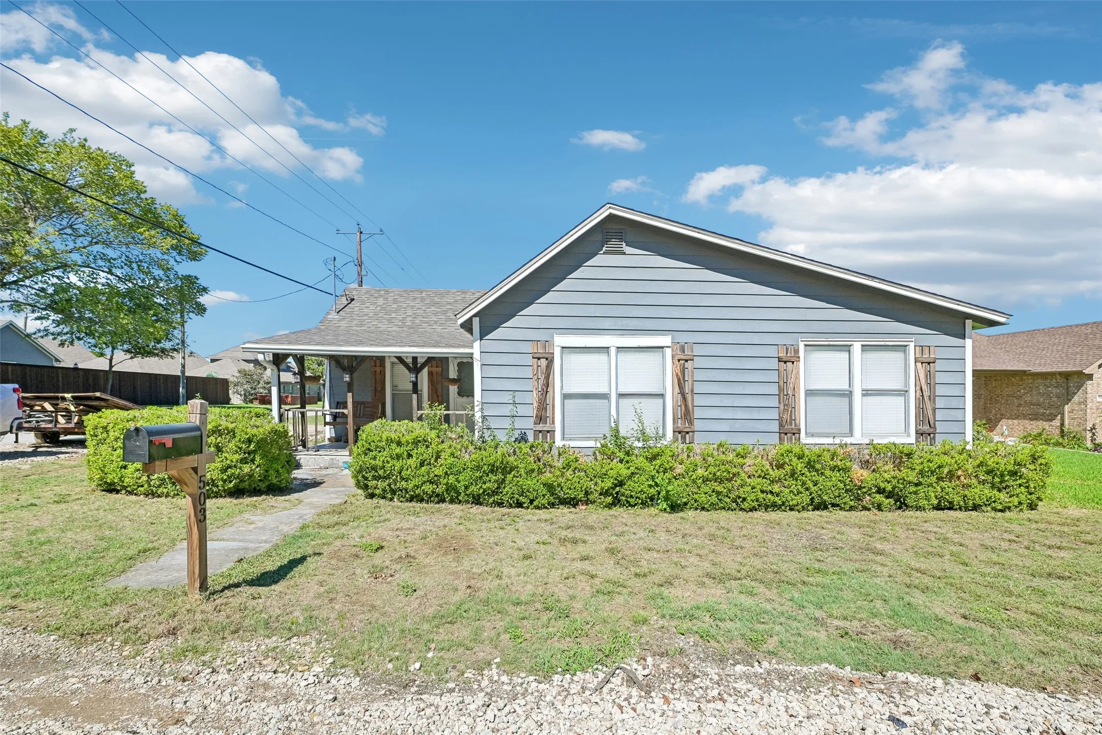 Single Family Residence For Sale in Ellis County , 503 E Avenue F, Midlothian, Texas 76065, 3 Bedroom, 2 Bathroom, Garage spaces, 1,564 Sqft, built in 1940, mls#21397162, Real Estate Agent in Midlothian, Homes For Sale in Ellis county, Homes For Sale in Midlothian, Realtor in Midlothian Texas, Real Estate Brokerage Independent Realty Texas, Luminita Cordes Realtor
