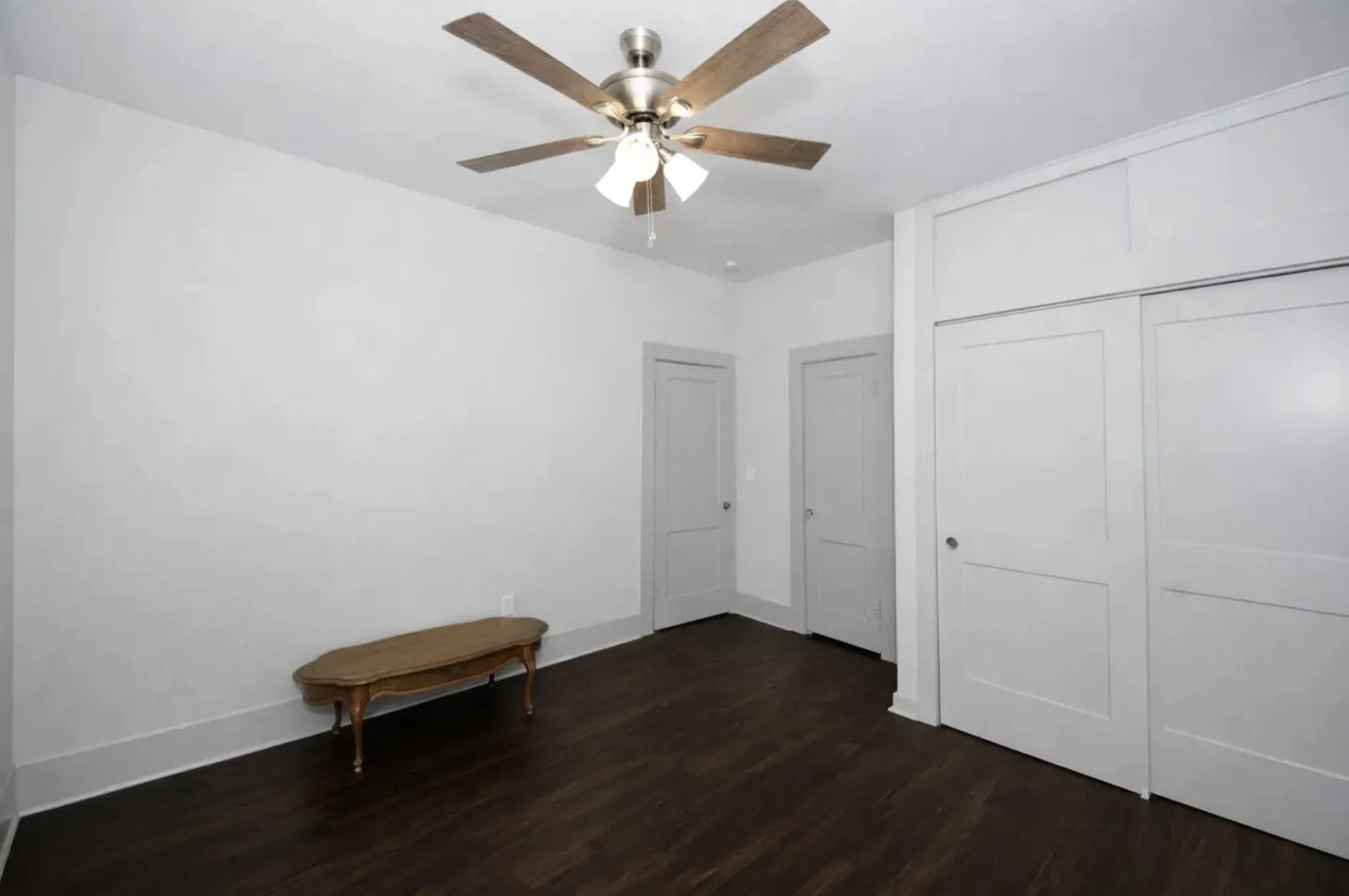 Single Family Residence For Sale in Tarrant County , 2628 Avenue G, Fort Worth, Texas 76105, 5 Bedroom, 3 Bathroom, Garage spaces, 1,440 Sqft, built in 1925, mls#21406024, Real Estate Agent in Fort Worth, Homes For Sale in Tarrant county, Homes For Sale in Fort Worth, Realtor in Fort Worth Texas, Real Estate Brokerage Independent Realty Texas, Luminita Cordes Realtor