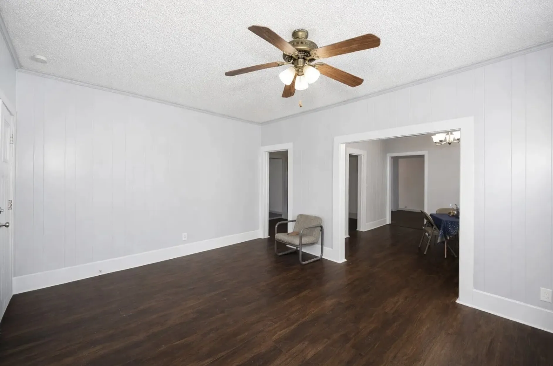 Single Family Residence For Sale in Tarrant County , 2628 Avenue G, Fort Worth, Texas 76105, 5 Bedroom, 3 Bathroom, Garage spaces, 1,440 Sqft, built in 1925, mls#21406024, Real Estate Agent in Fort Worth, Homes For Sale in Tarrant county, Homes For Sale in Fort Worth, Realtor in Fort Worth Texas, Real Estate Brokerage Independent Realty Texas, Luminita Cordes Realtor