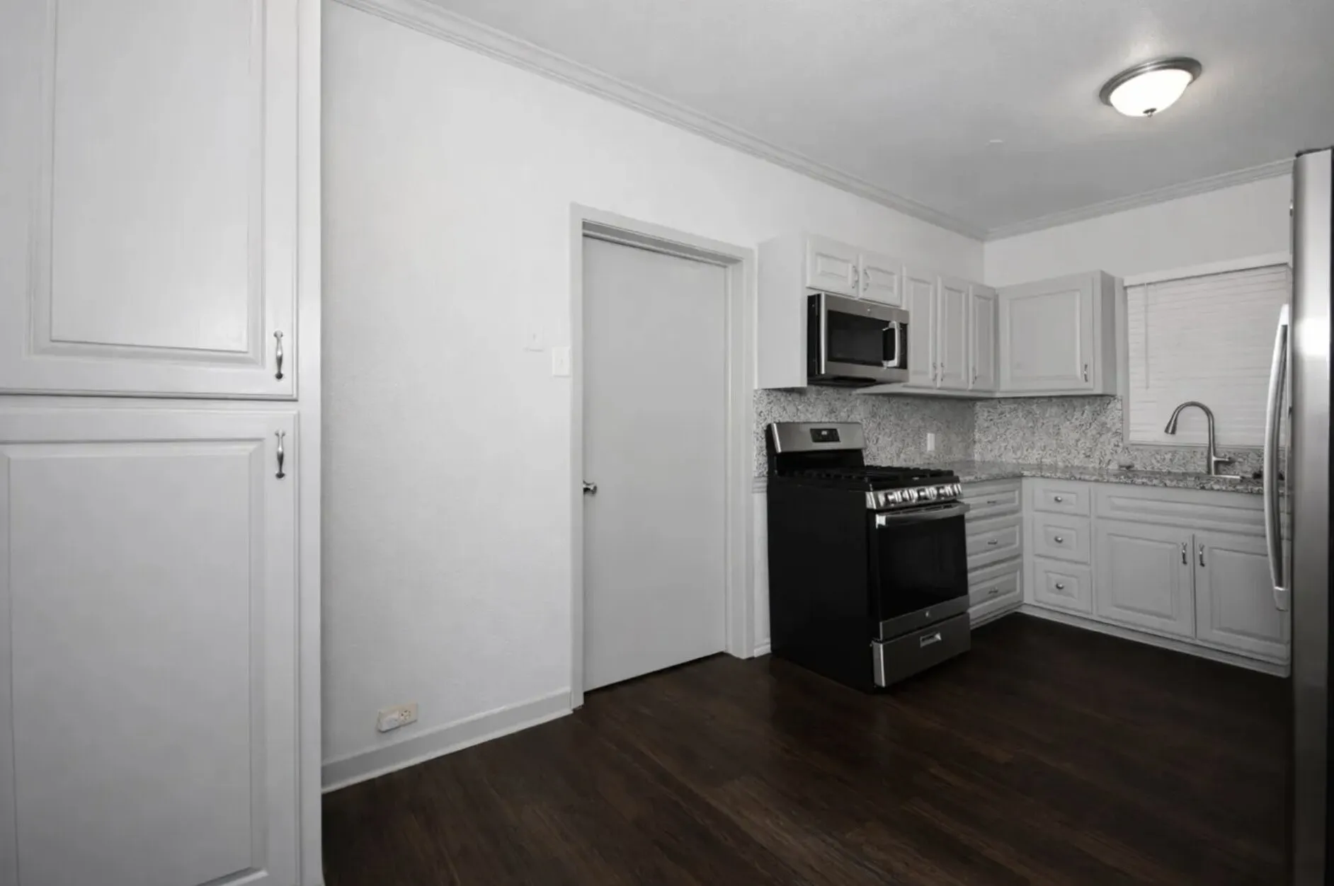 Single Family Residence For Sale in Tarrant County , 2628 Avenue G, Fort Worth, Texas 76105, 5 Bedroom, 3 Bathroom, Garage spaces, 1,440 Sqft, built in 1925, mls#21406024, Real Estate Agent in Fort Worth, Homes For Sale in Tarrant county, Homes For Sale in Fort Worth, Realtor in Fort Worth Texas, Real Estate Brokerage Independent Realty Texas, Luminita Cordes Realtor